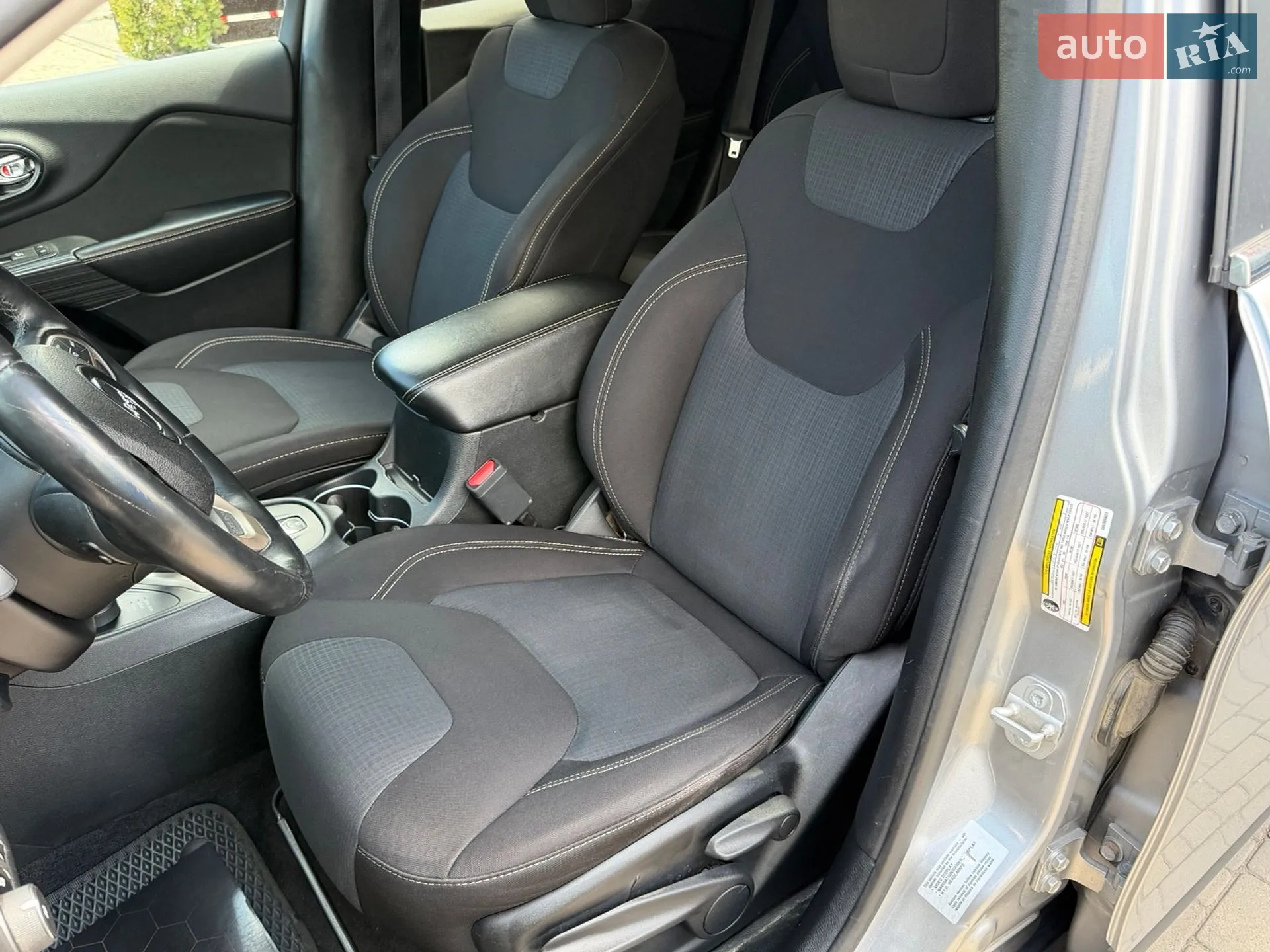 2016 Jeep Cherokee - мініатюра 16