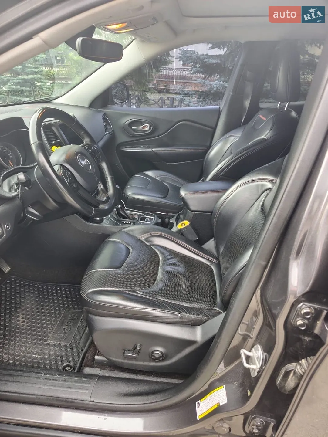 2019 Jeep Cherokee - мініатюра 24