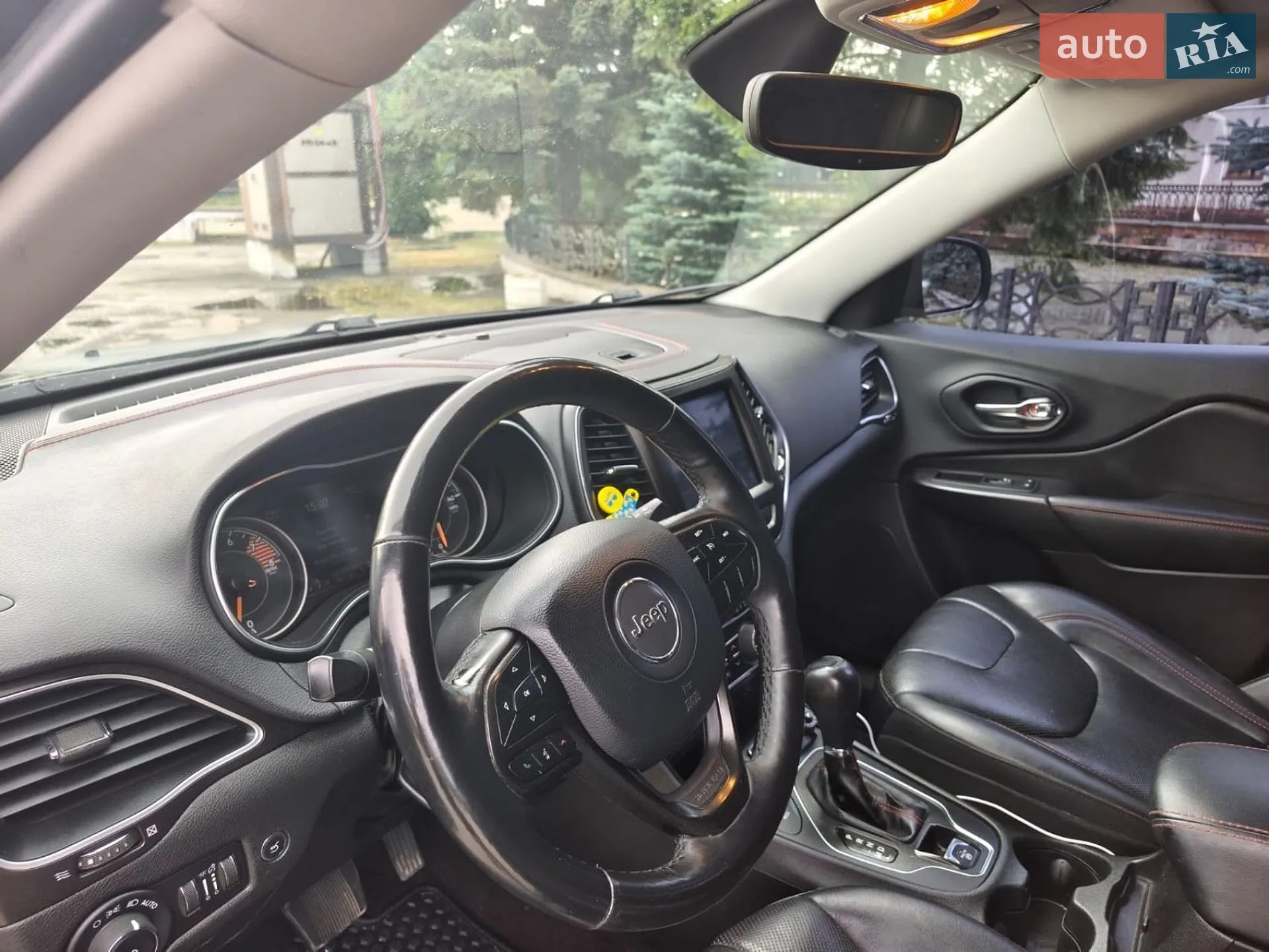 2019 Jeep Cherokee - мініатюра 28