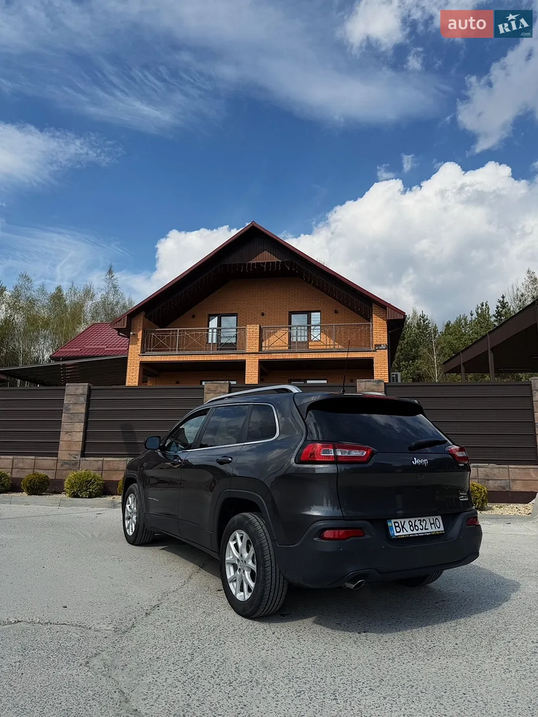 Jeep Cherokee 2016 VIN 1C4PJLCB7GW351358 фото оголошення 3 з 5