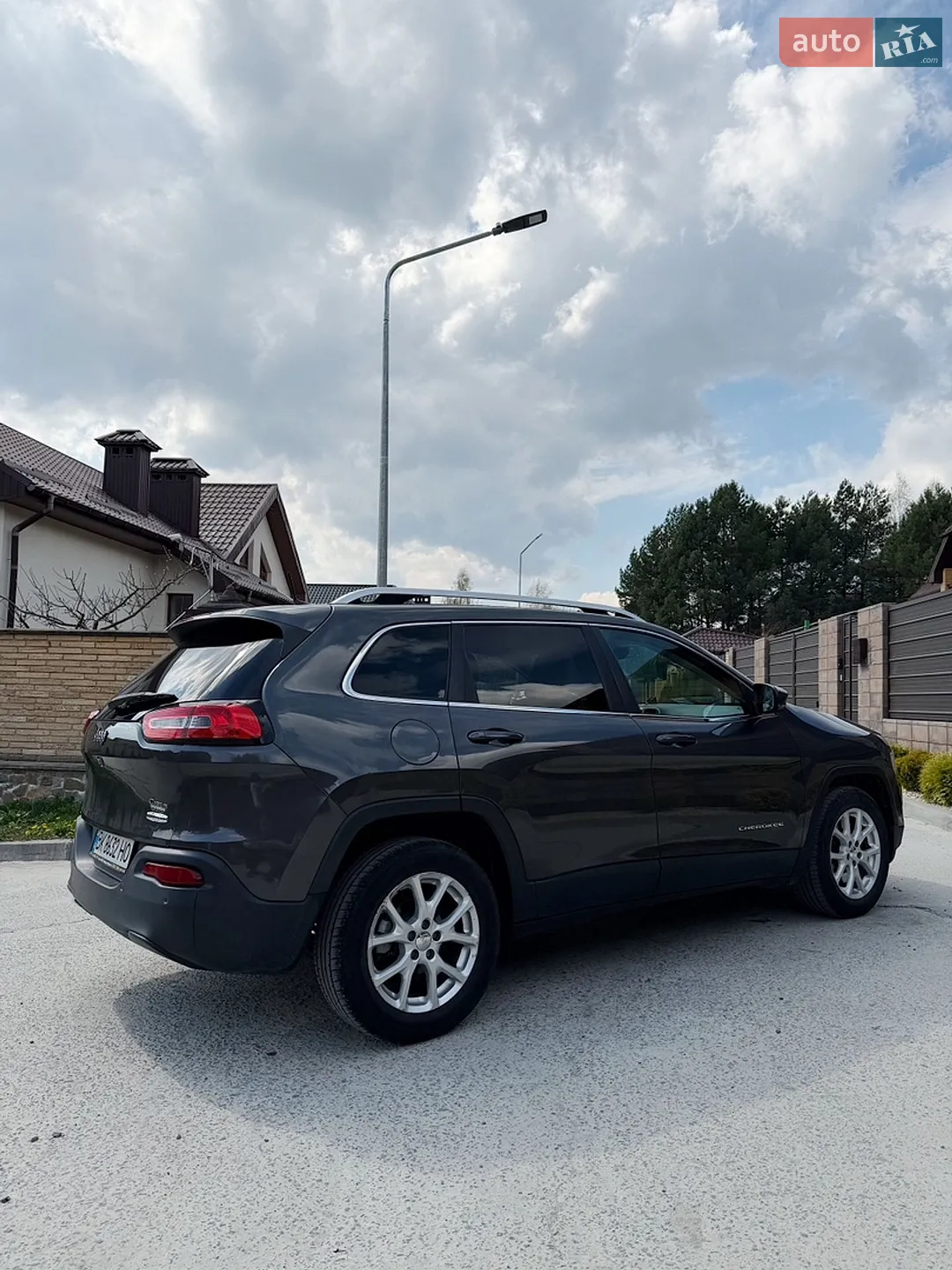 Jeep Cherokee 2016 VIN 1C4PJLCB7GW351358 фото оголошення 4 з 5