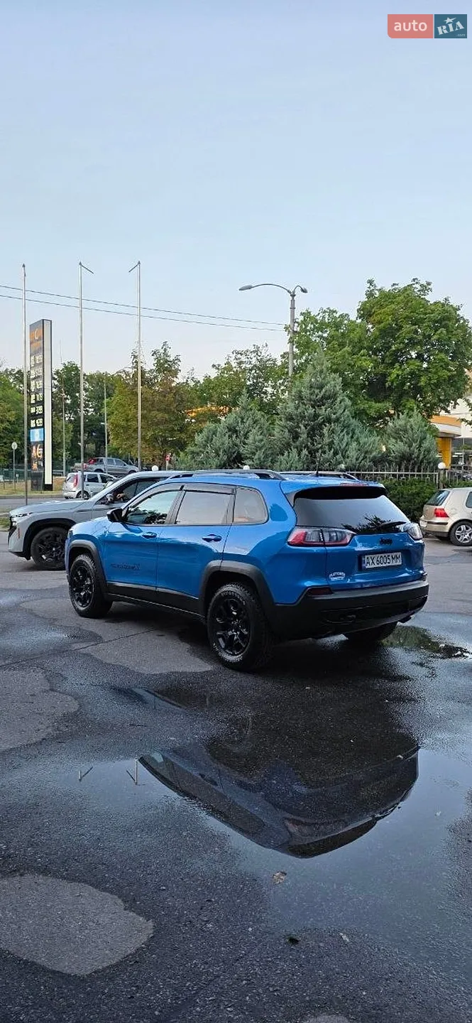 2022 Jeep Cherokee - мініатюра 3