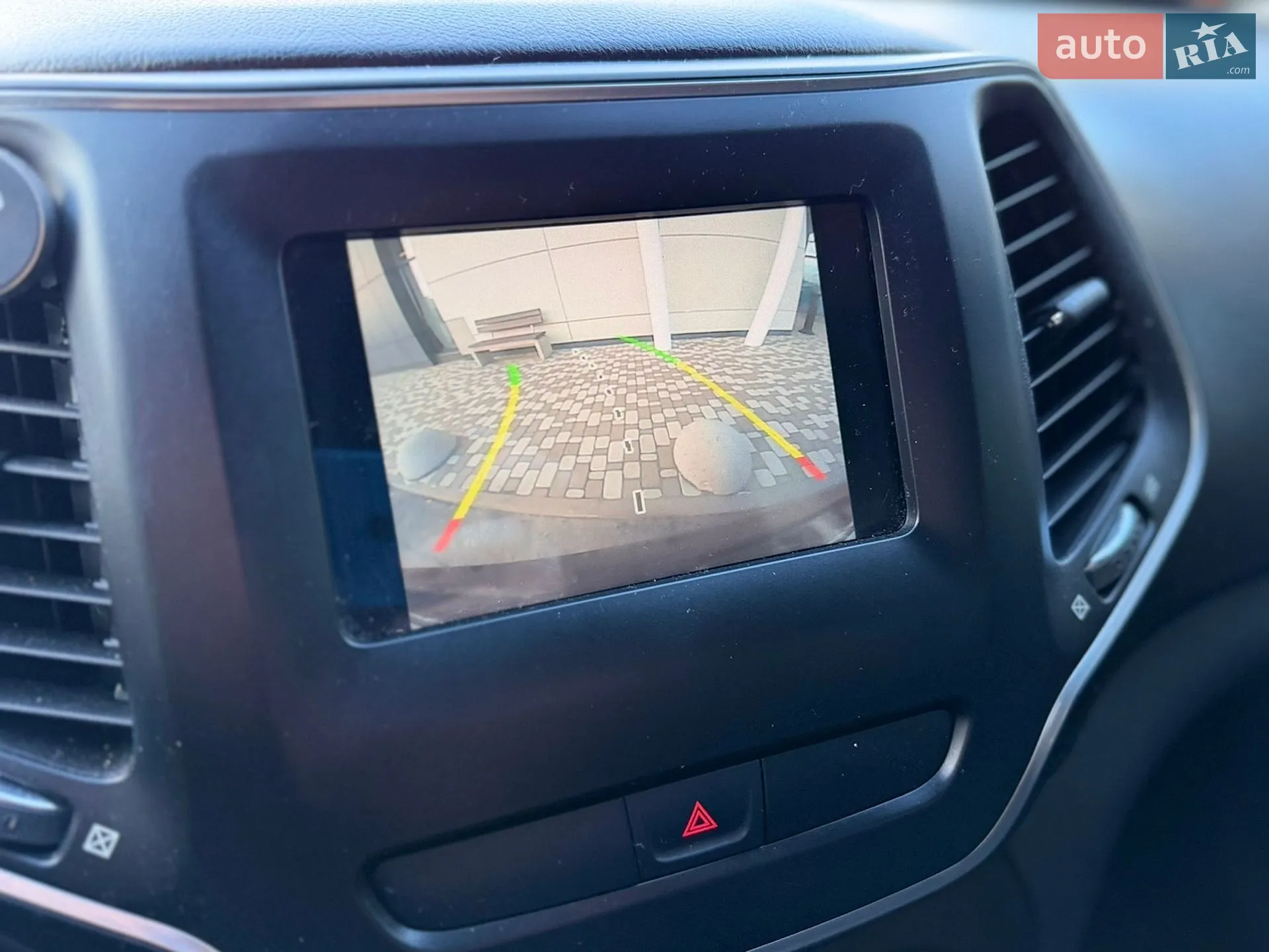 2019 Jeep Cherokee - мініатюра 14