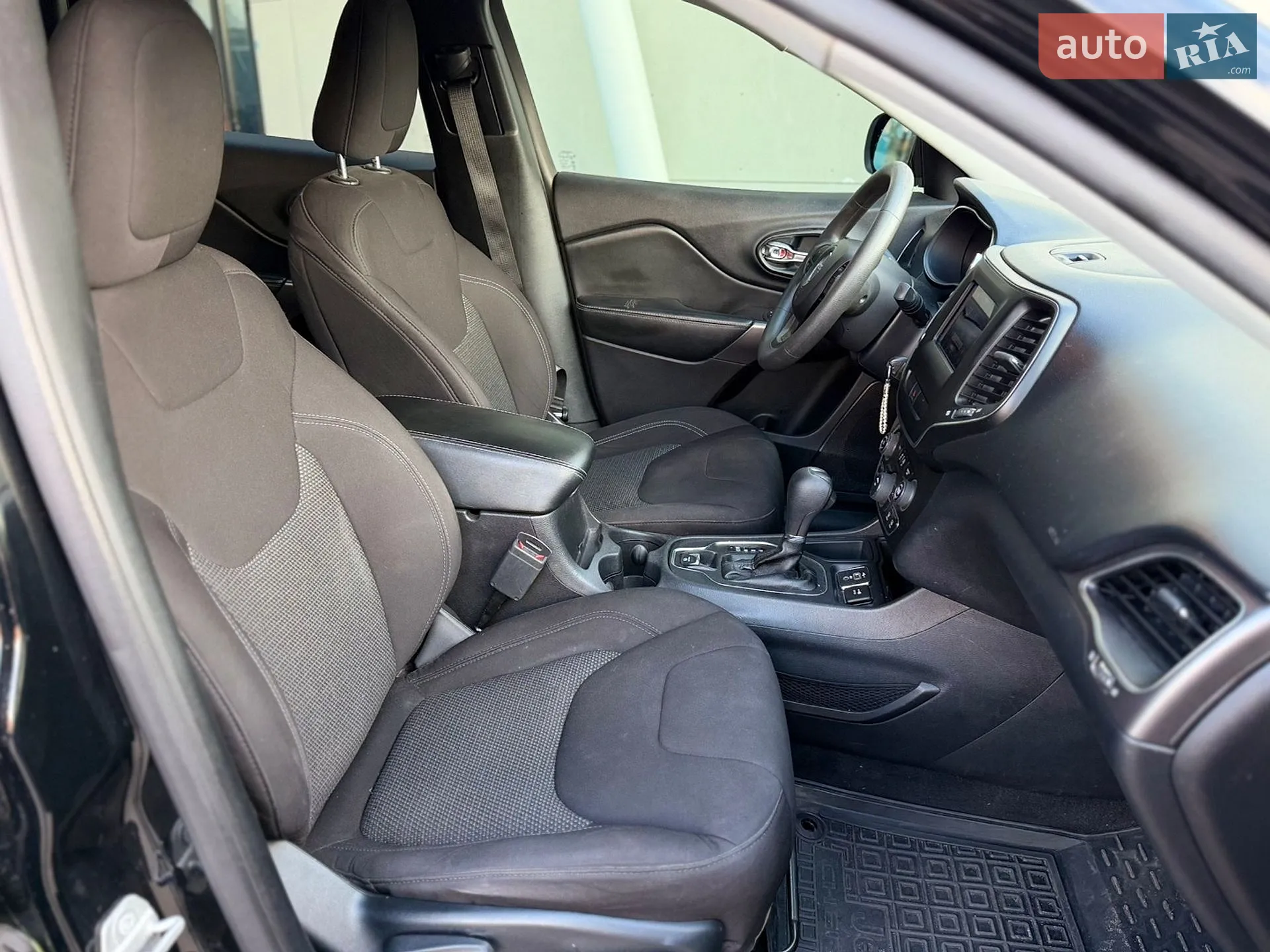 2019 Jeep Cherokee - мініатюра 21