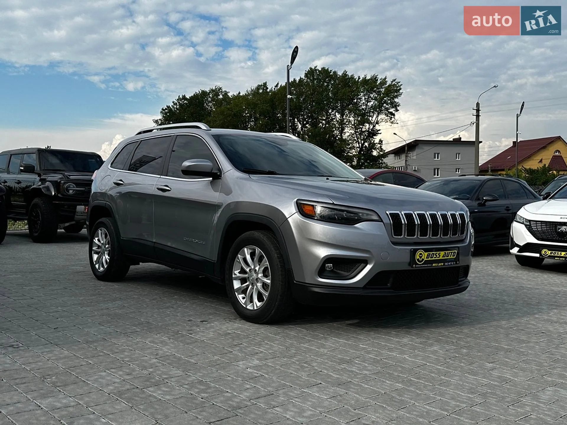 2019 Jeep Cherokee - фото 1