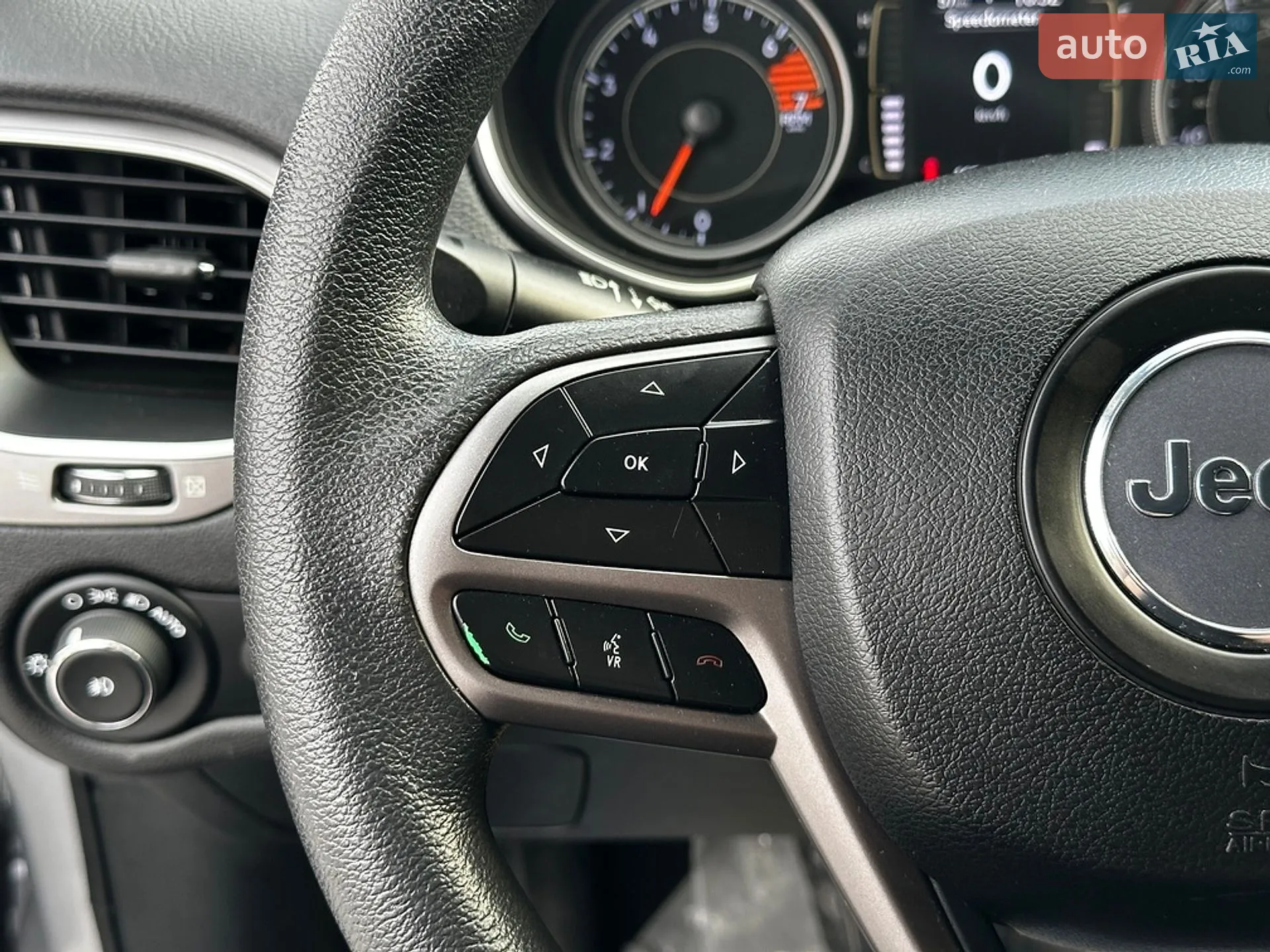 2019 Jeep Cherokee - мініатюра 18