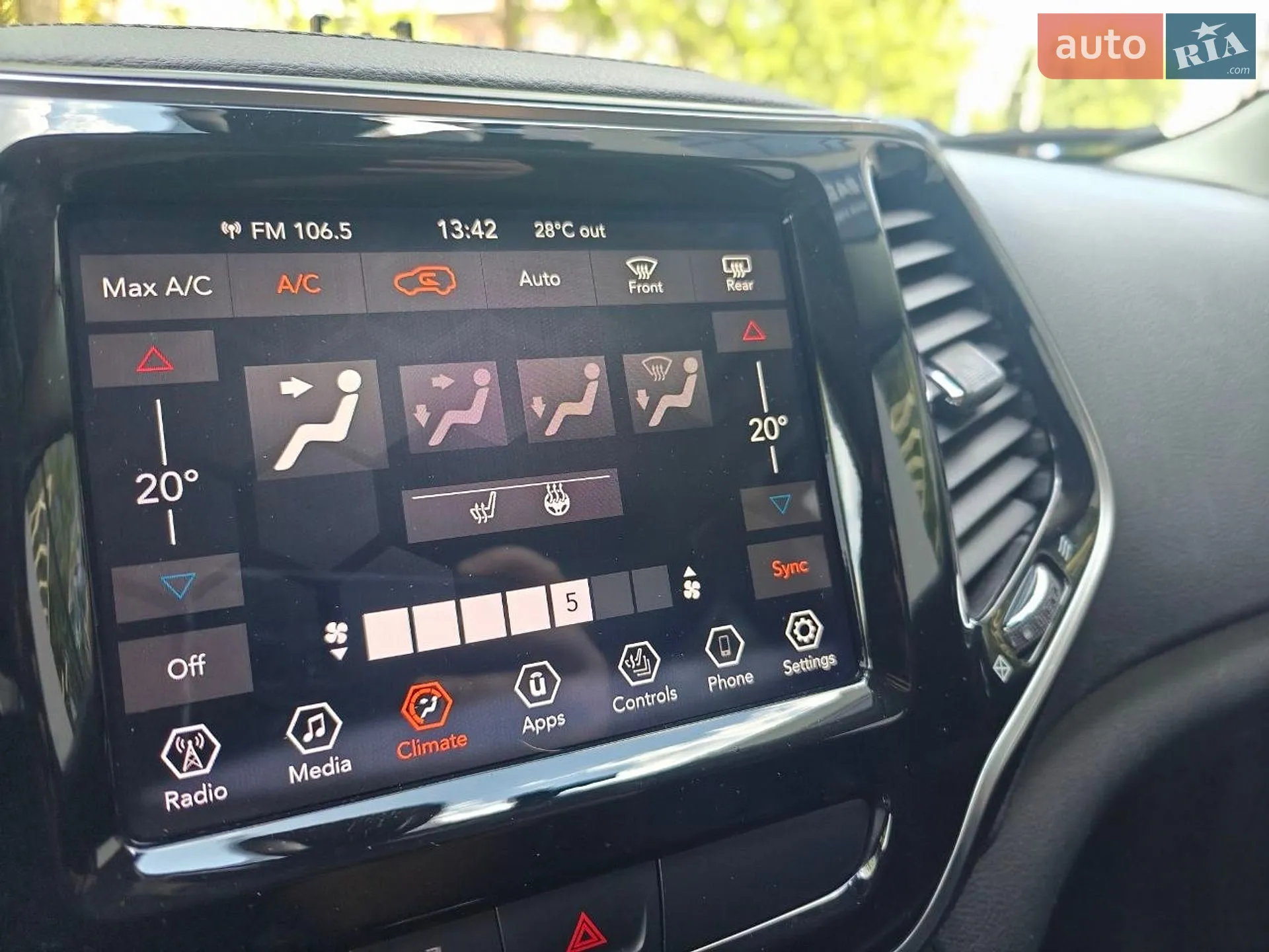 2018 Jeep Cherokee - мініатюра 29