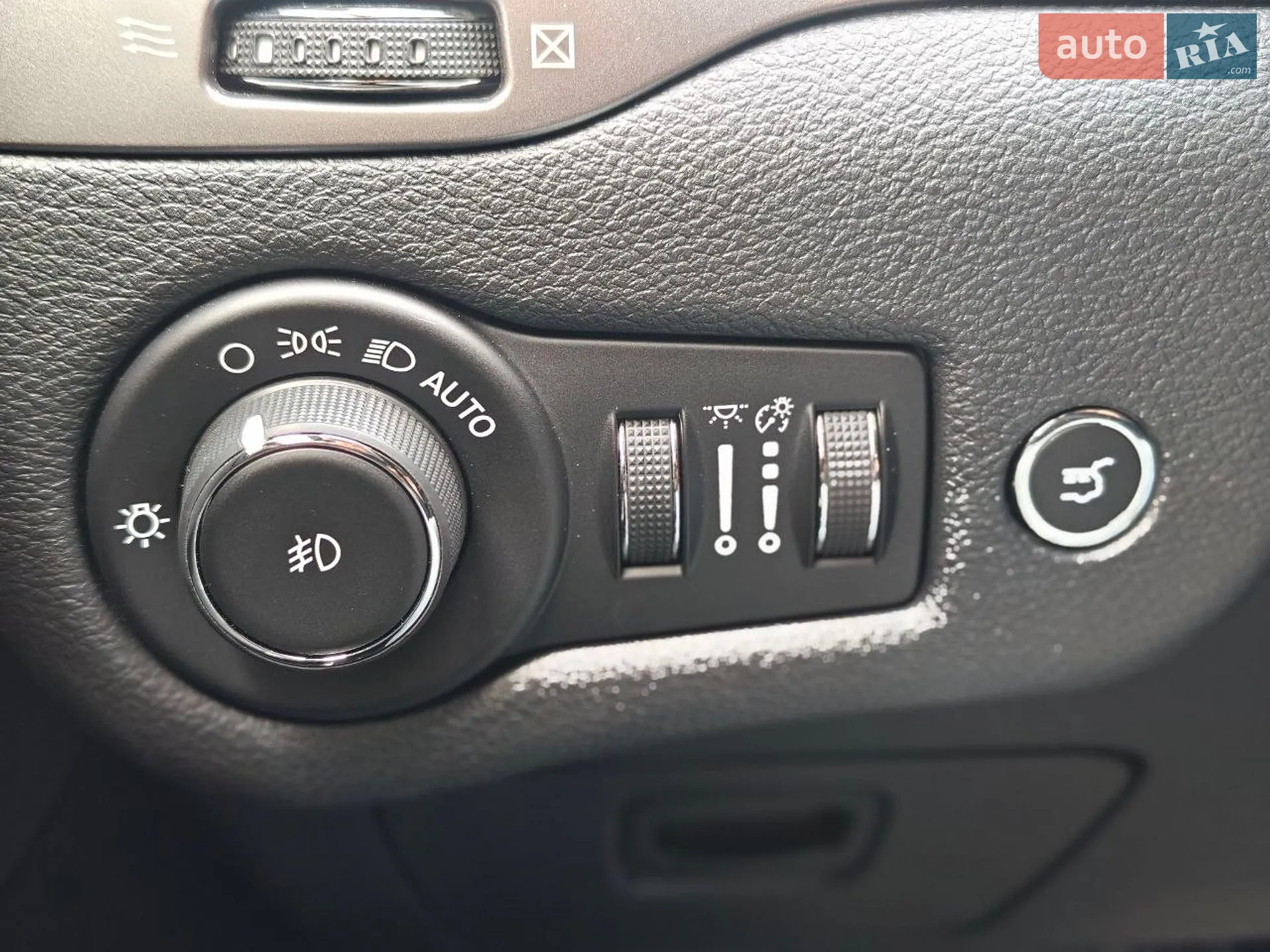 2018 Jeep Cherokee - мініатюра 34
