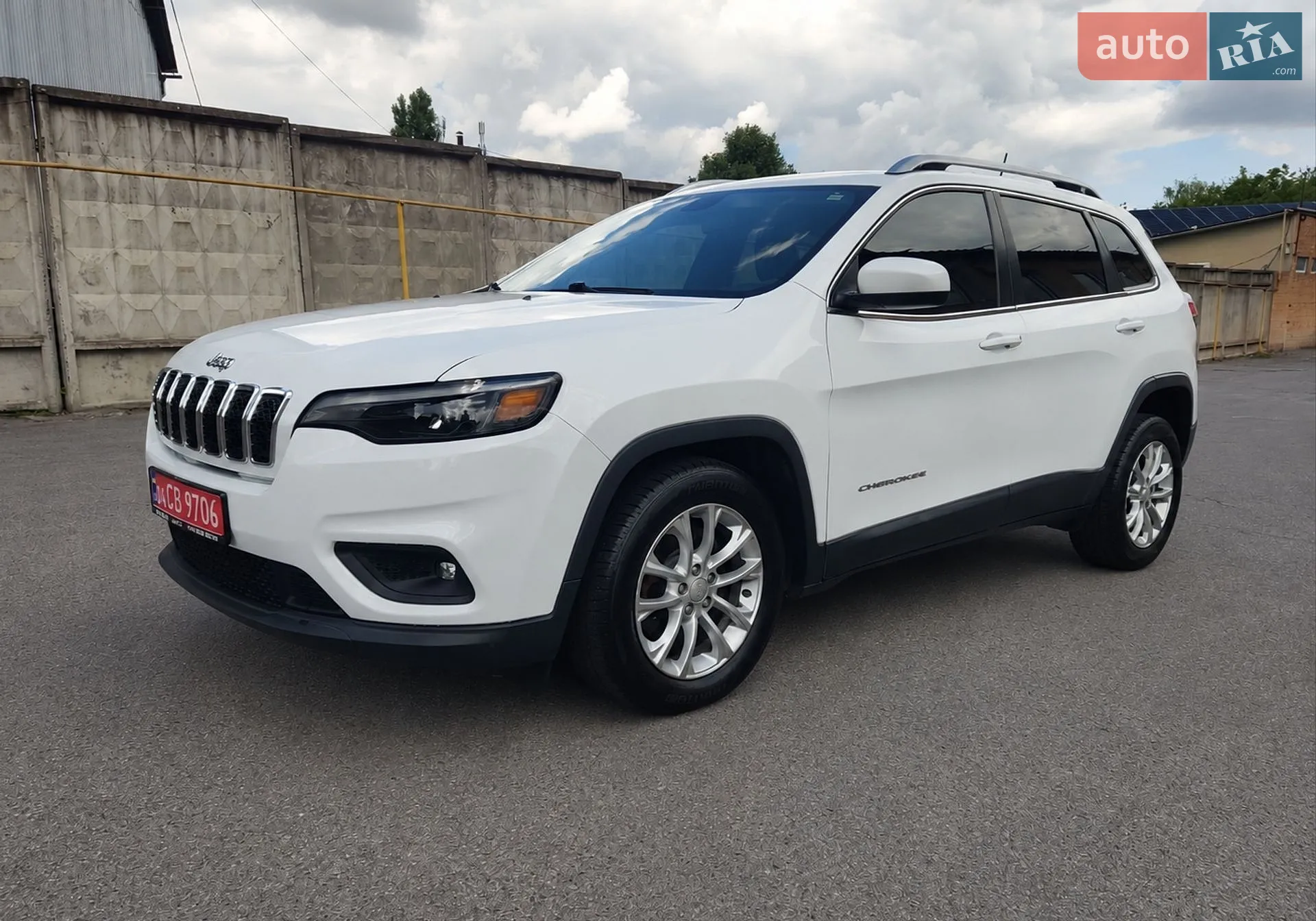 2018 Jeep Cherokee - фото 1