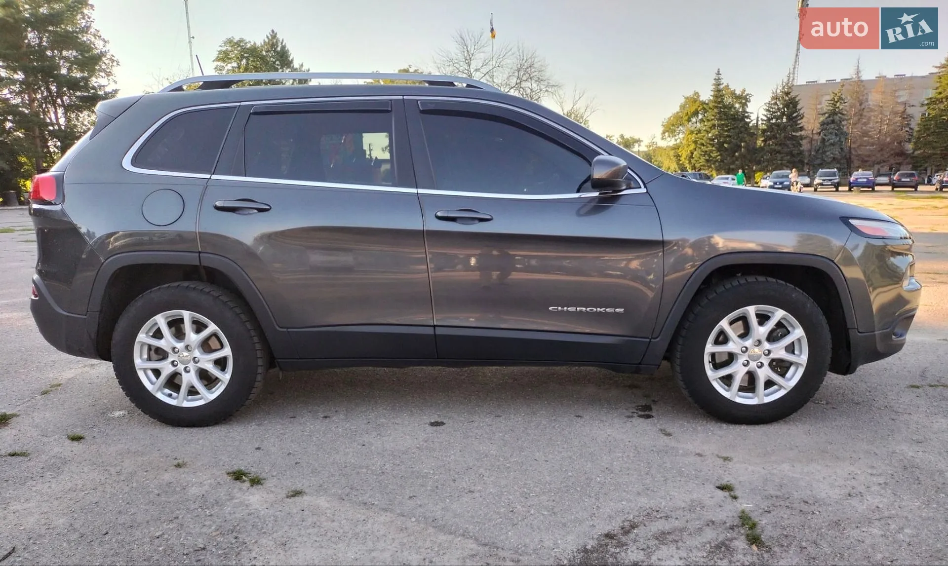 2016 Jeep Cherokee - мініатюра 4