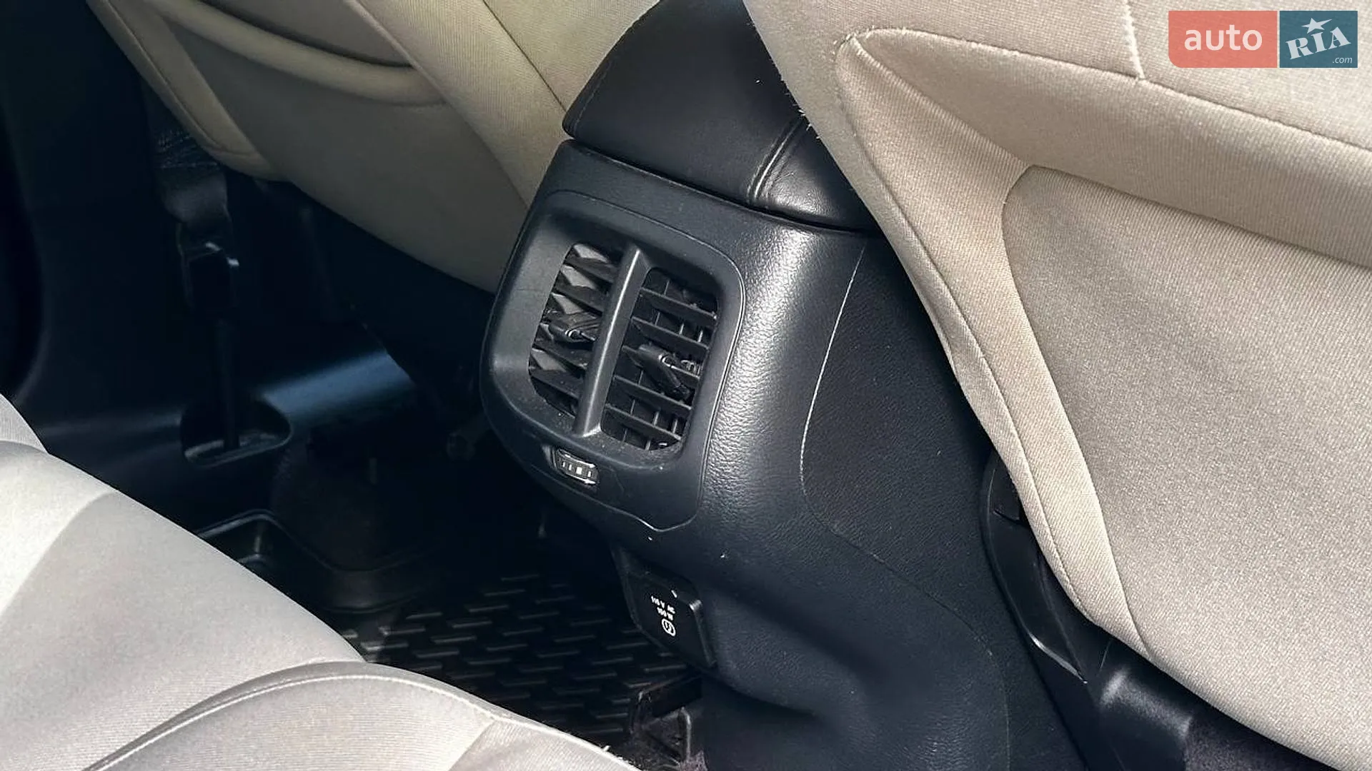 2016 Jeep Cherokee - мініатюра 26