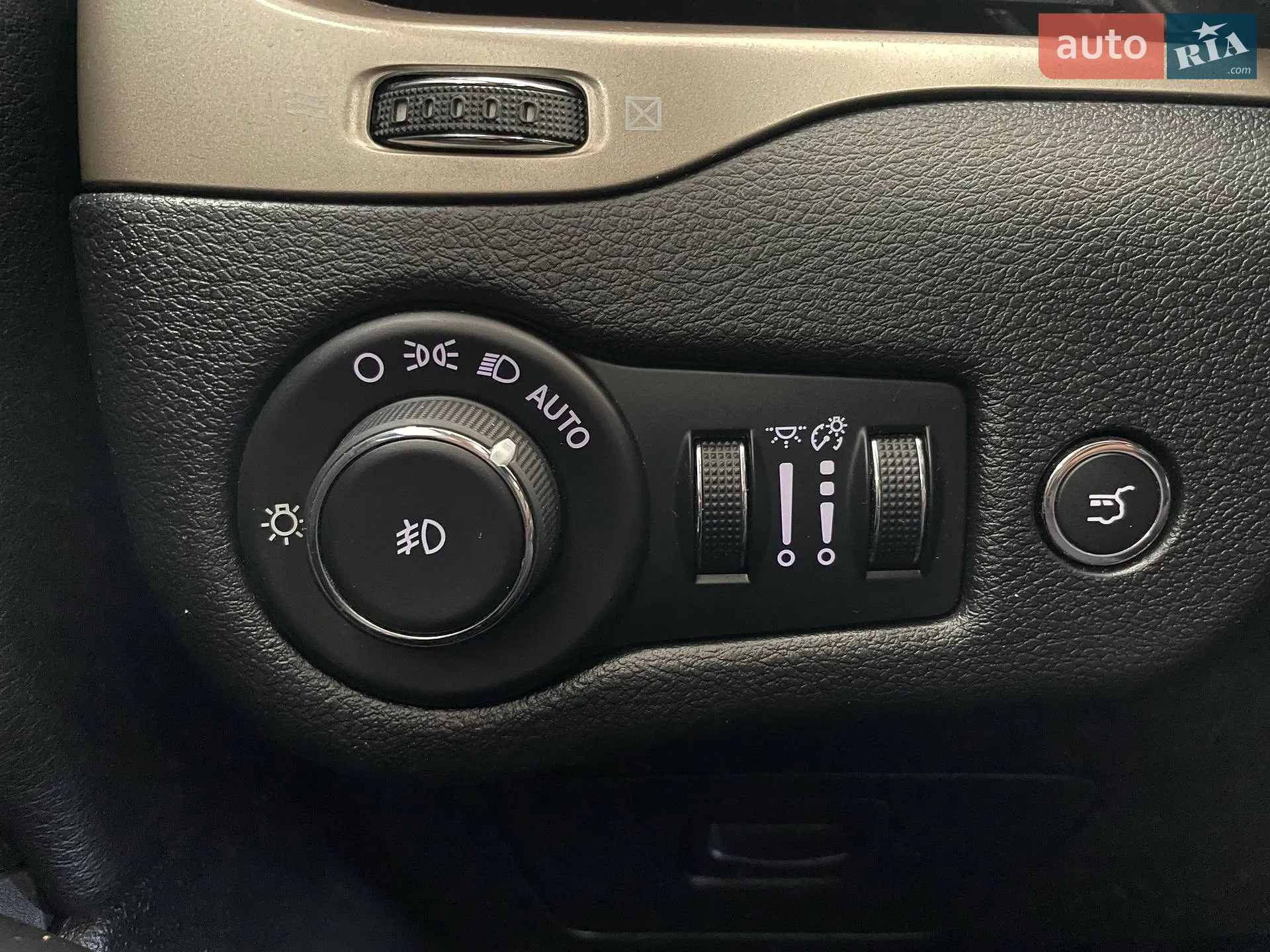 2014 Jeep Cherokee - мініатюра 16
