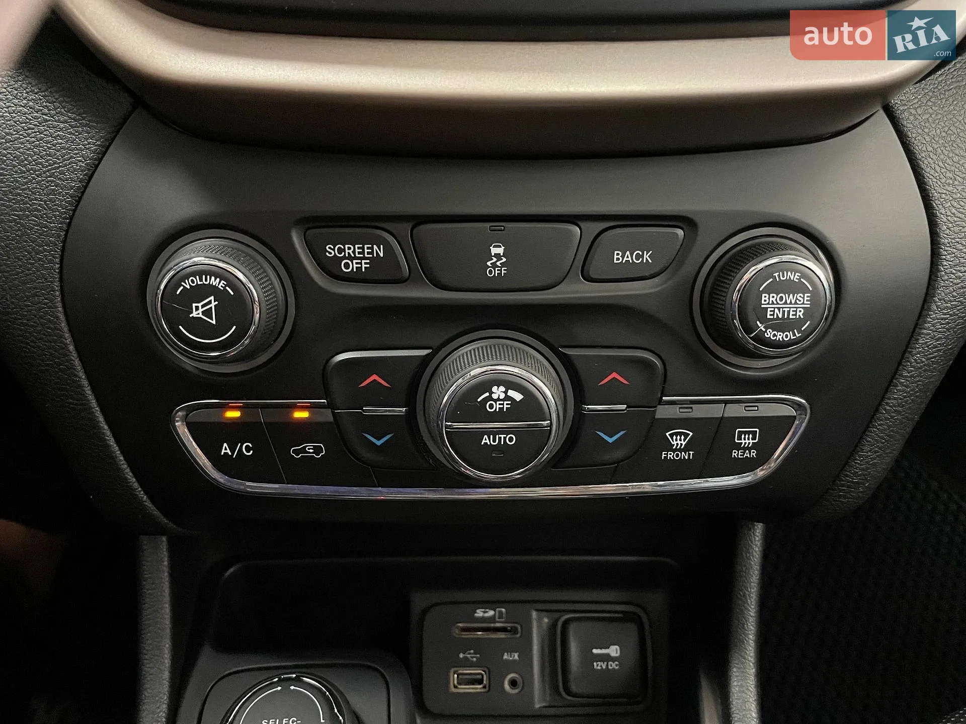 2014 Jeep Cherokee - мініатюра 26