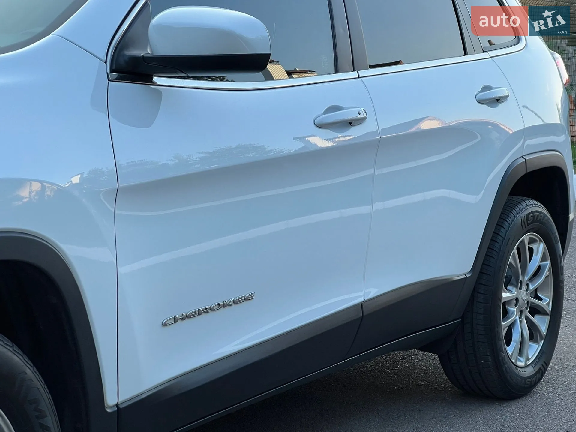 2019 Jeep Cherokee - мініатюра 11