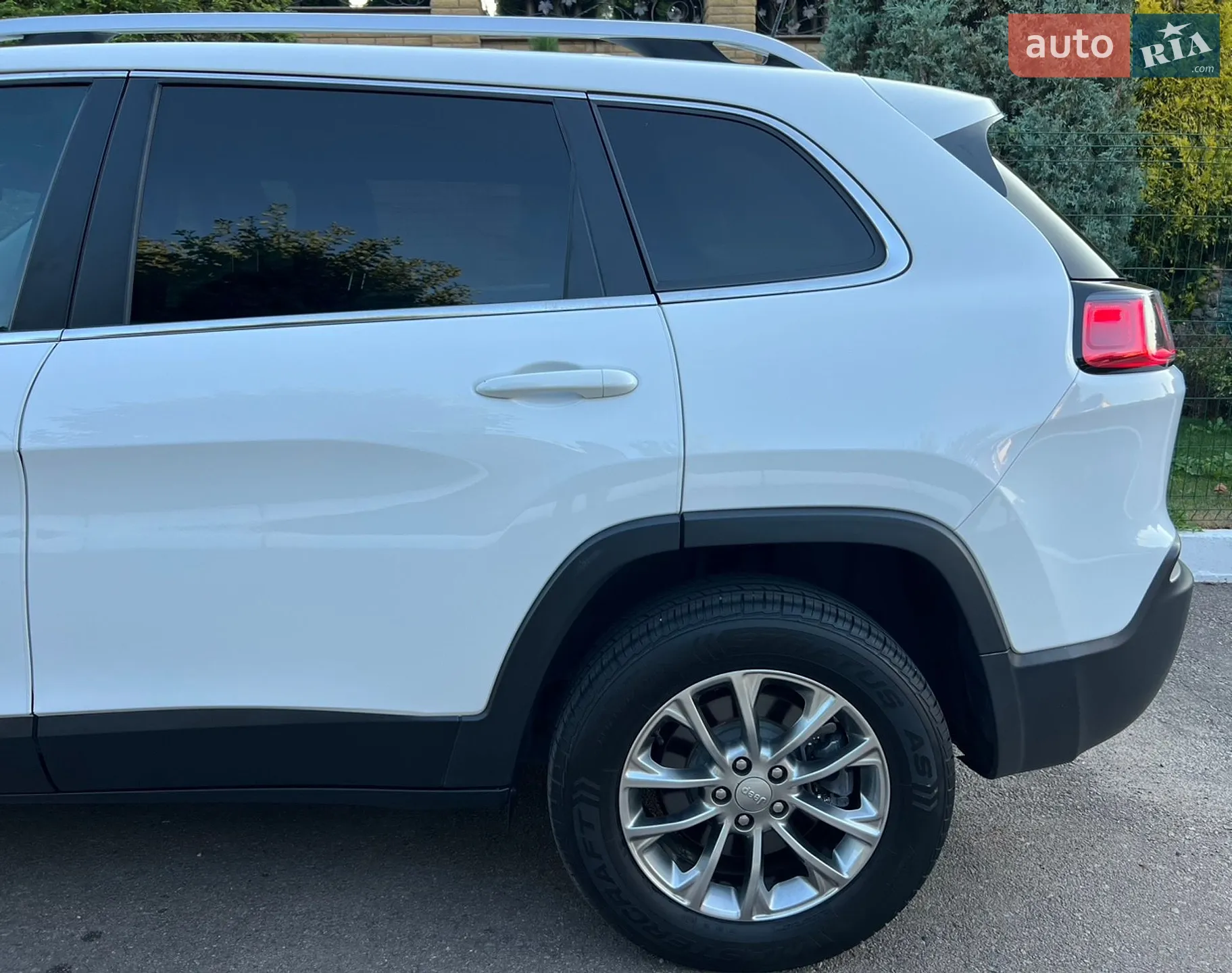 2019 Jeep Cherokee - мініатюра 15