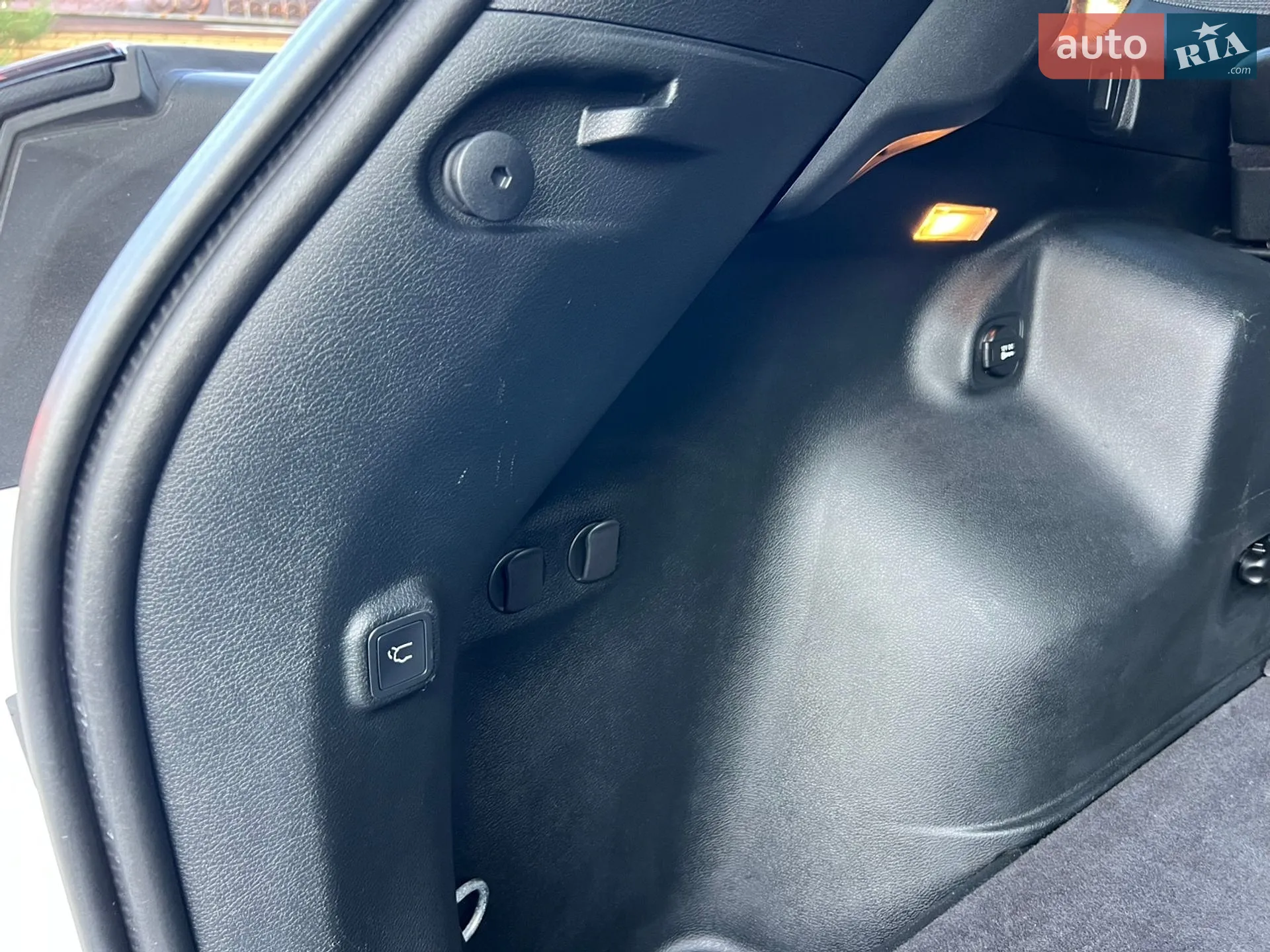 2019 Jeep Cherokee - мініатюра 26
