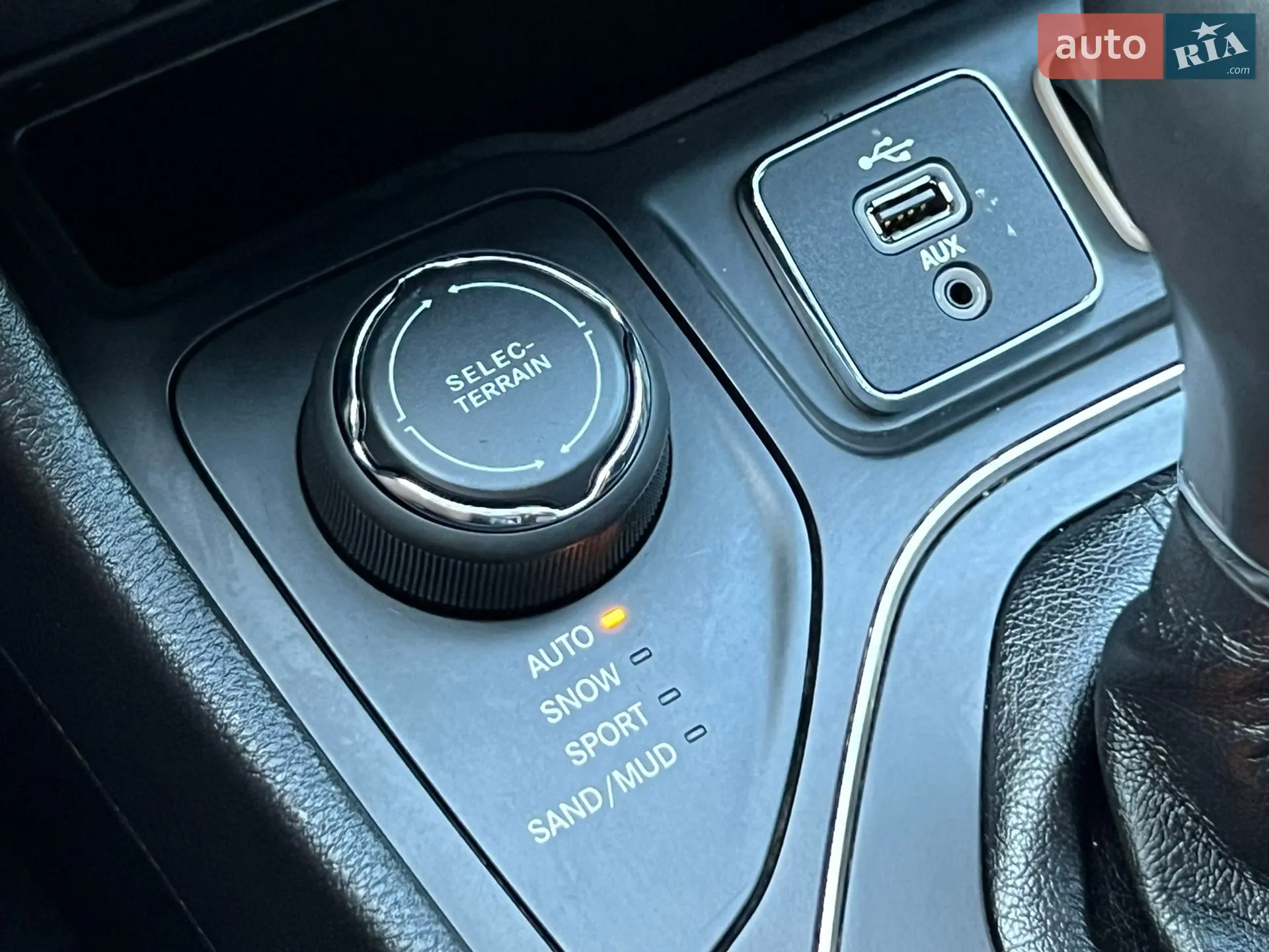2019 Jeep Cherokee - мініатюра 40