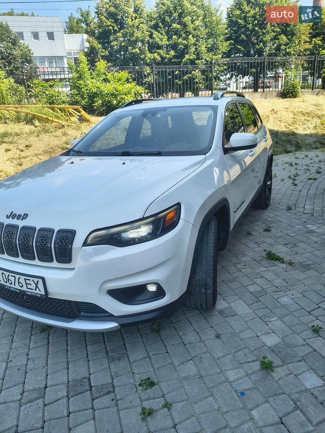 2020 Jeep Cherokee - мініатюра 4