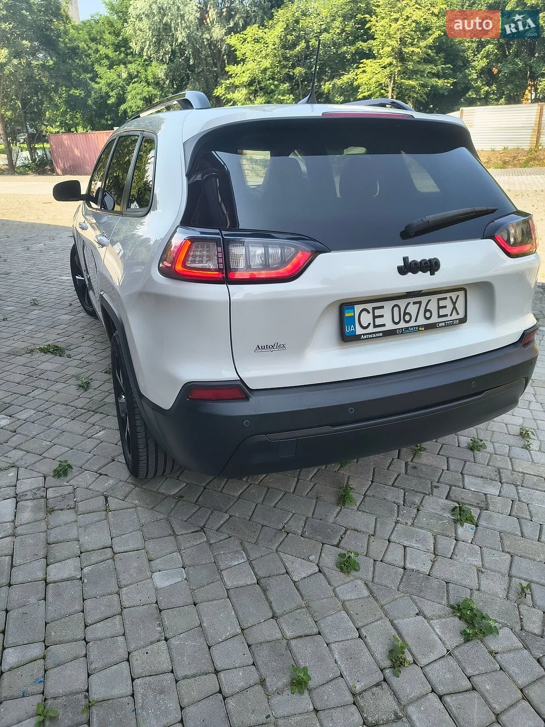 2020 Jeep Cherokee - мініатюра 8
