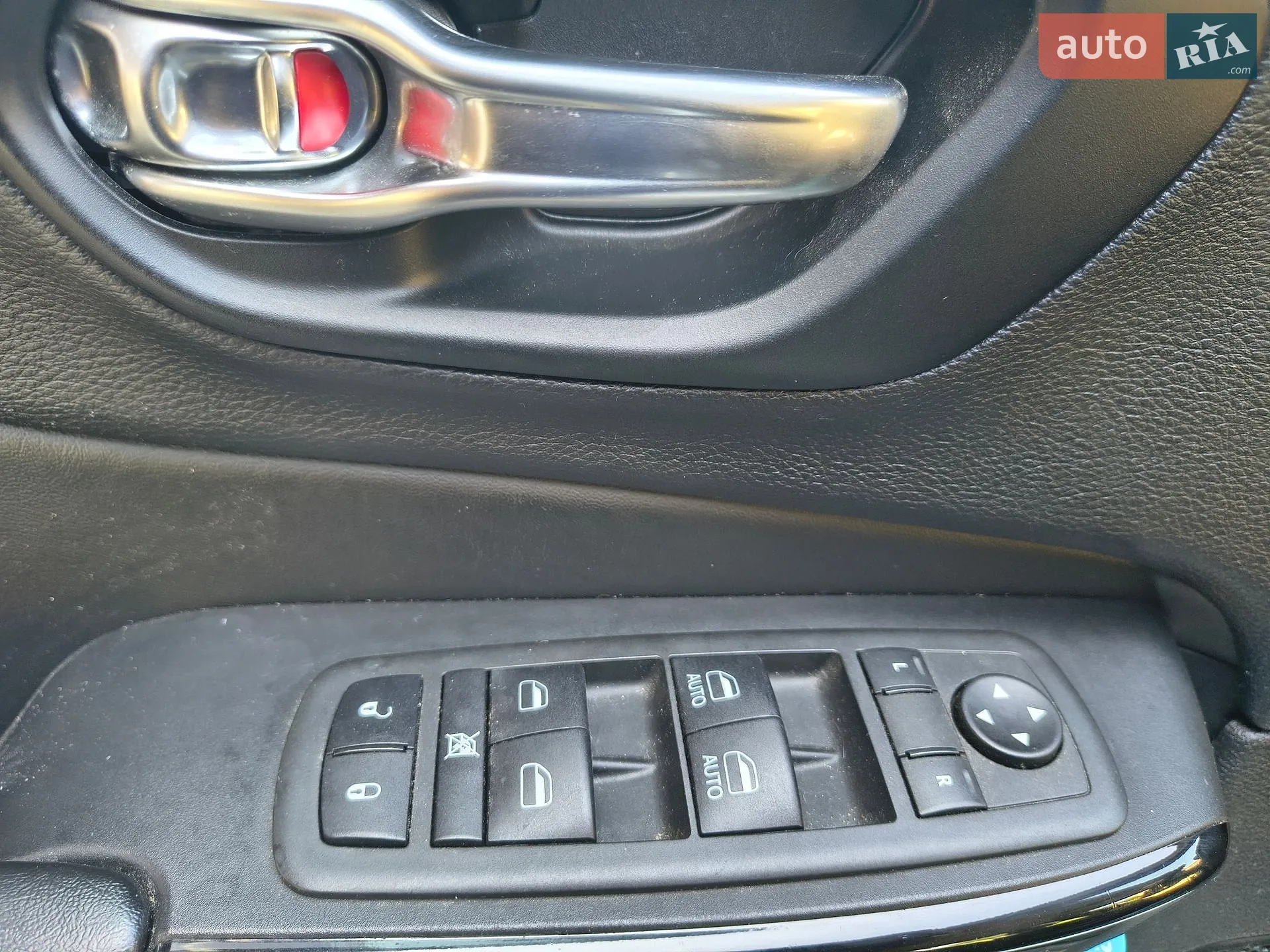 2020 Jeep Cherokee - мініатюра 17