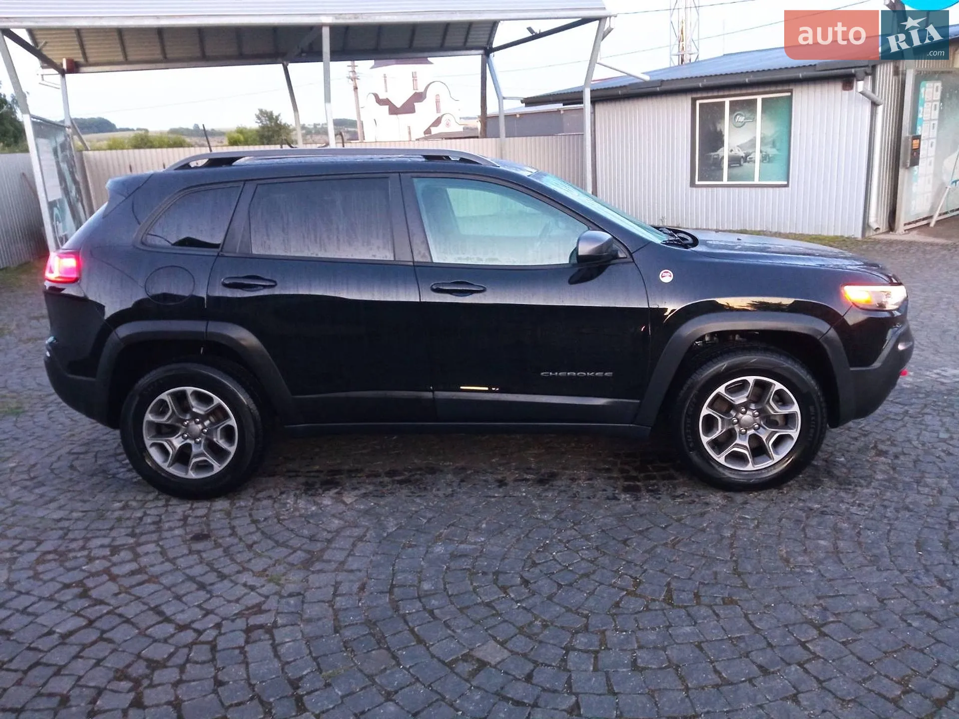2019 Jeep Cherokee - мініатюра 22