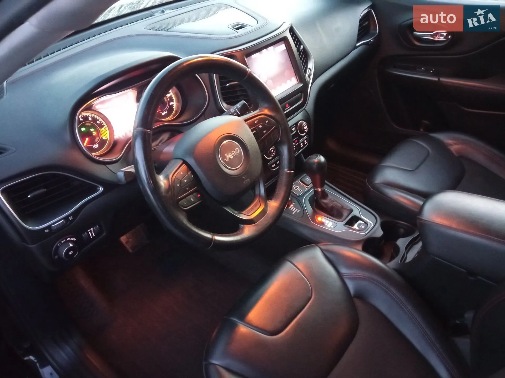 2019 Jeep Cherokee - мініатюра 29
