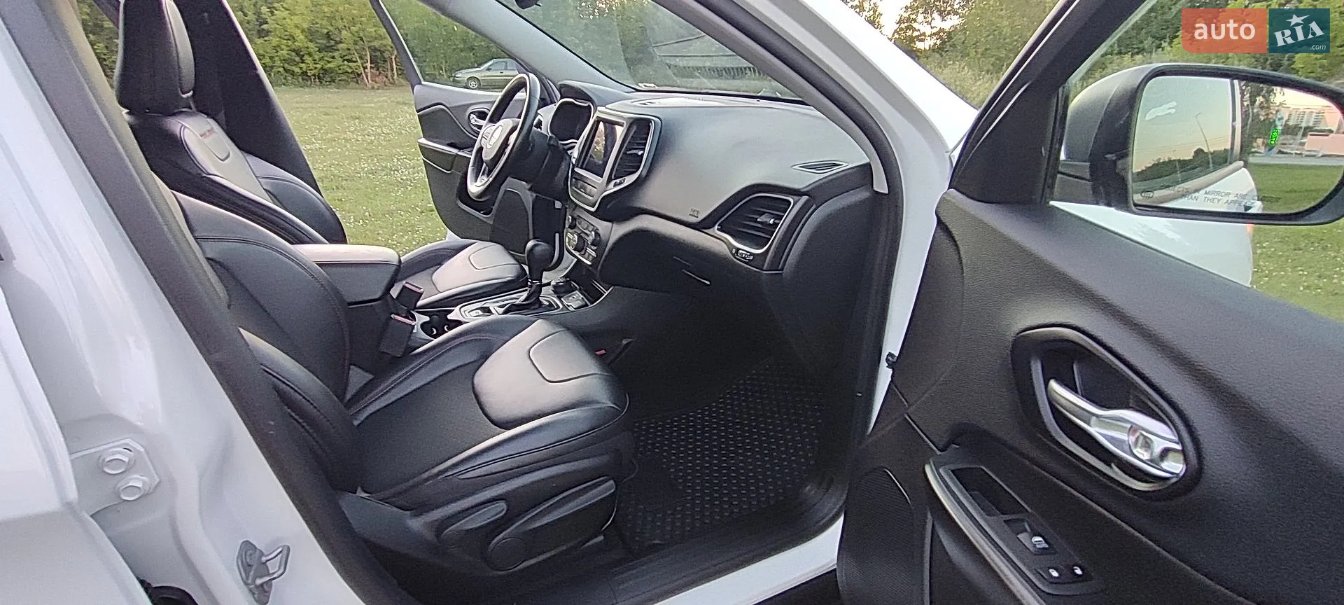 2020 Jeep Cherokee - мініатюра 14
