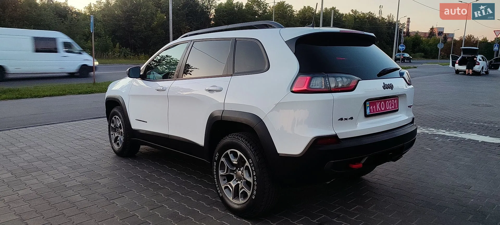 2020 Jeep Cherokee - мініатюра 23