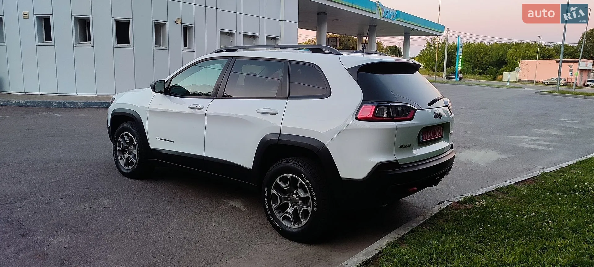 2020 Jeep Cherokee - мініатюра 39
