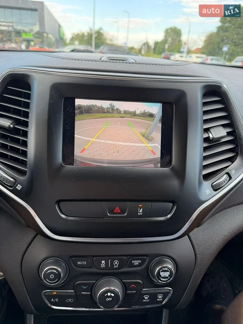 2020 Jeep Cherokee - мініатюра 14