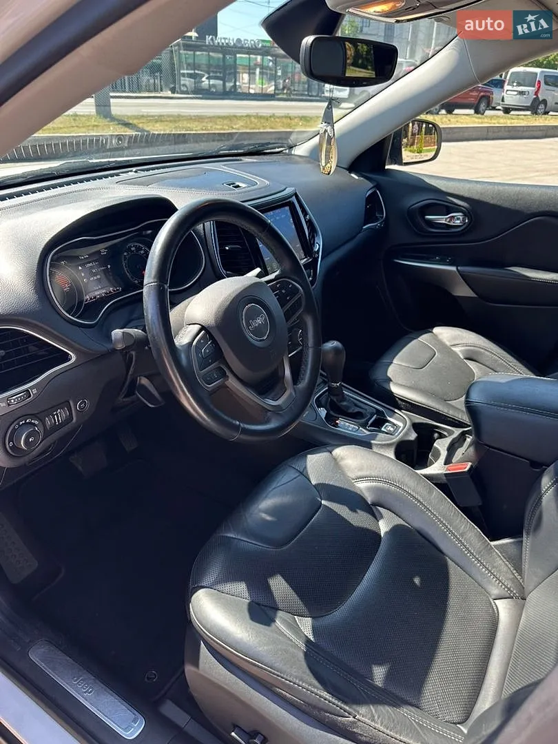 2019 Jeep Cherokee - мініатюра 11