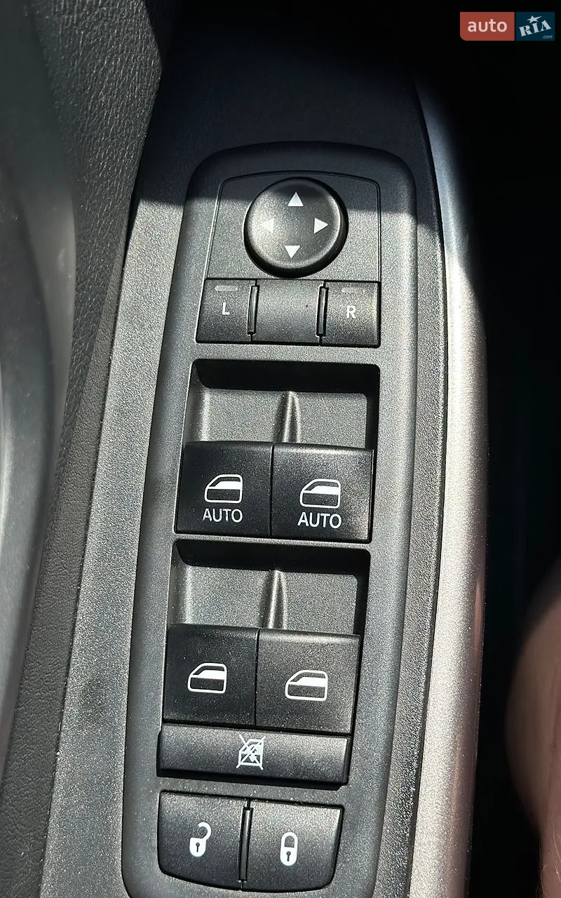 2019 Jeep Cherokee - мініатюра 18