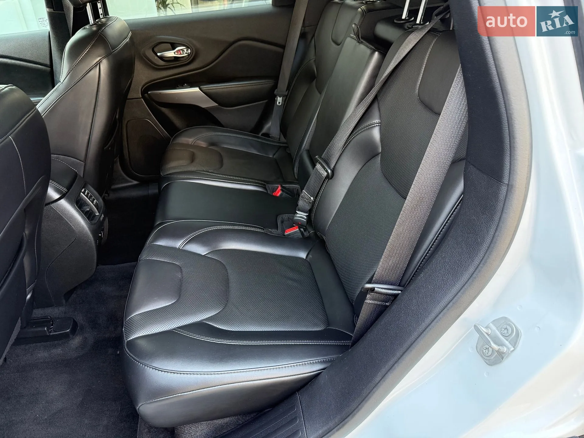 2021 Jeep Cherokee - мініатюра 16