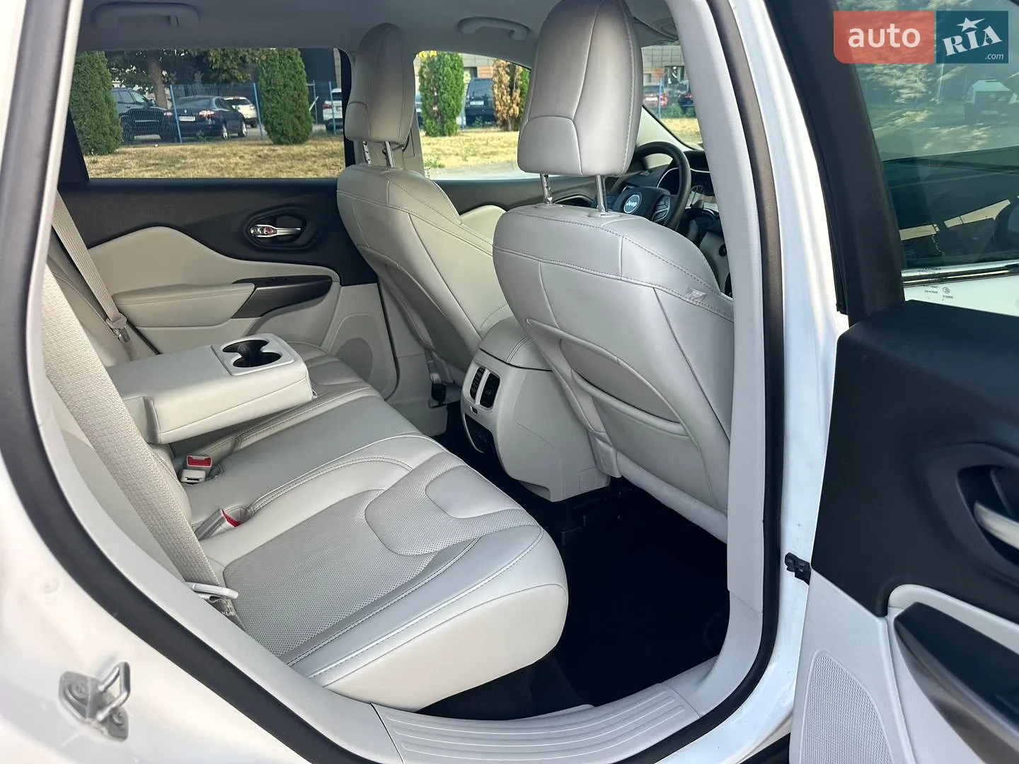 2022 Jeep Cherokee - мініатюра 37