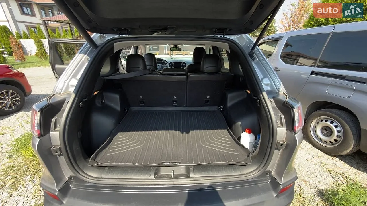 2019 Jeep Cherokee - мініатюра 3