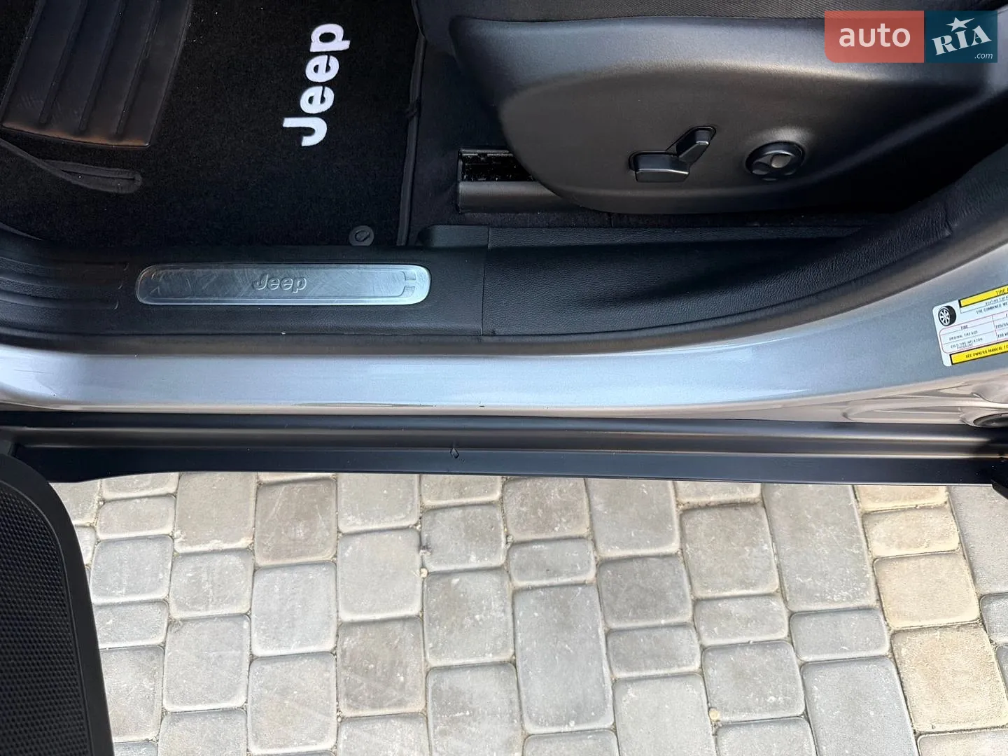 2019 Jeep Cherokee - мініатюра 25