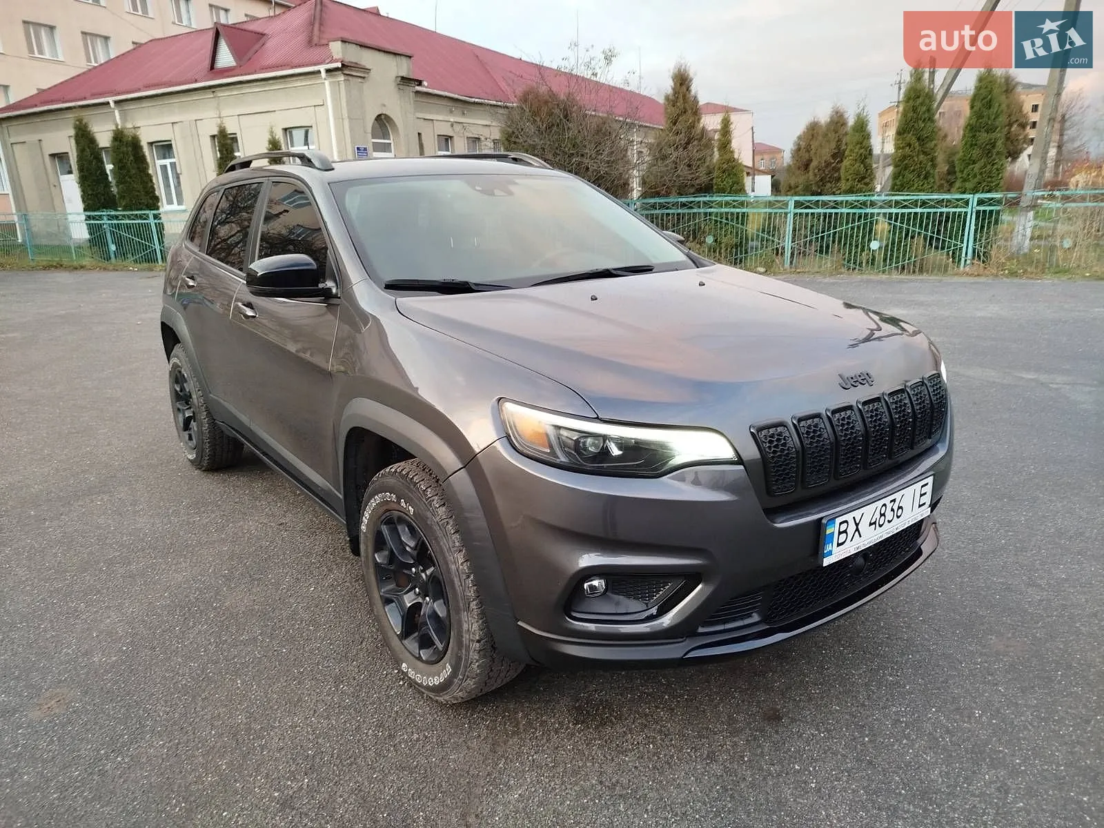 2022 Jeep Cherokee - мініатюра 2