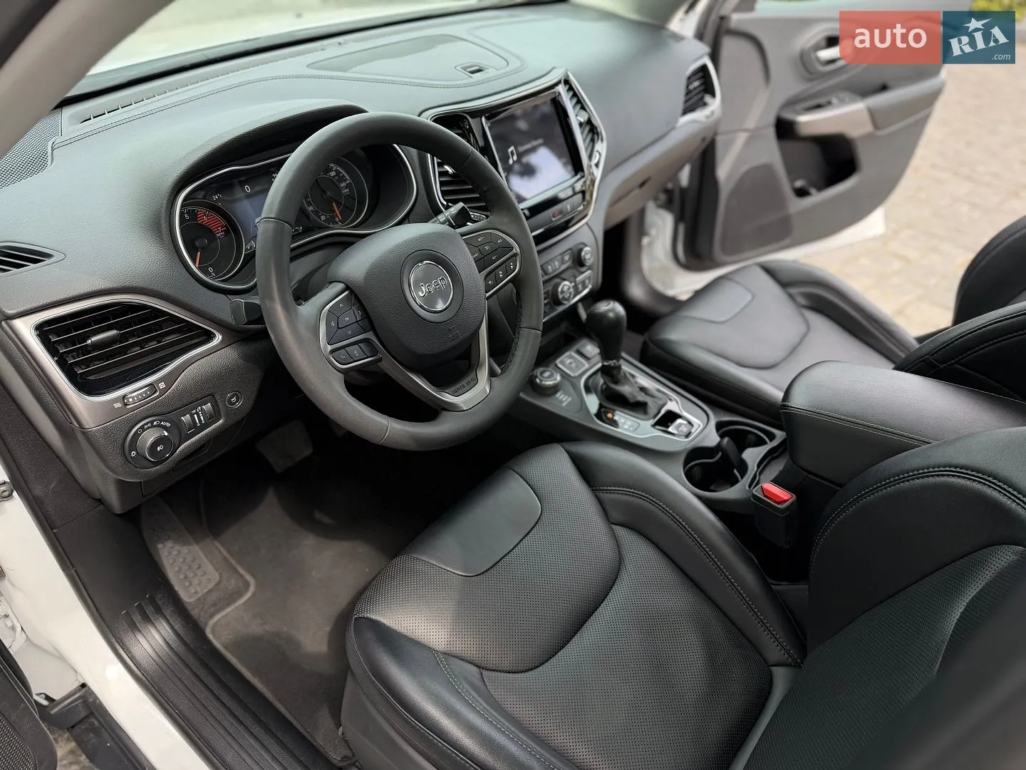 2022 Jeep Cherokee - мініатюра 18