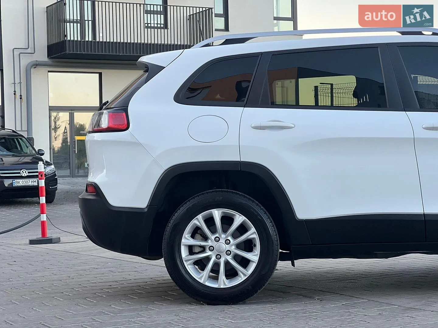 2020 Jeep Cherokee - мініатюра 12