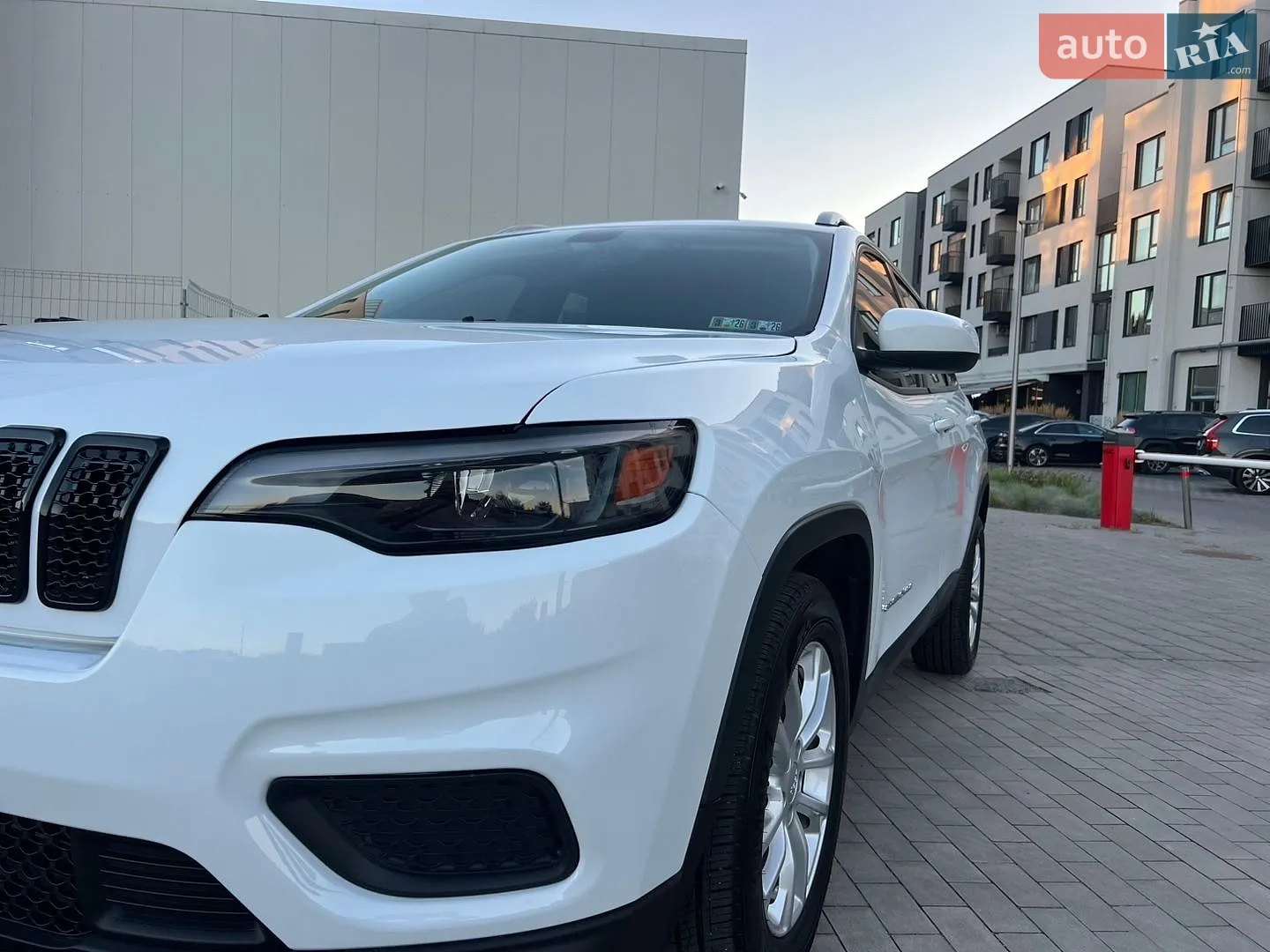 2020 Jeep Cherokee - мініатюра 24