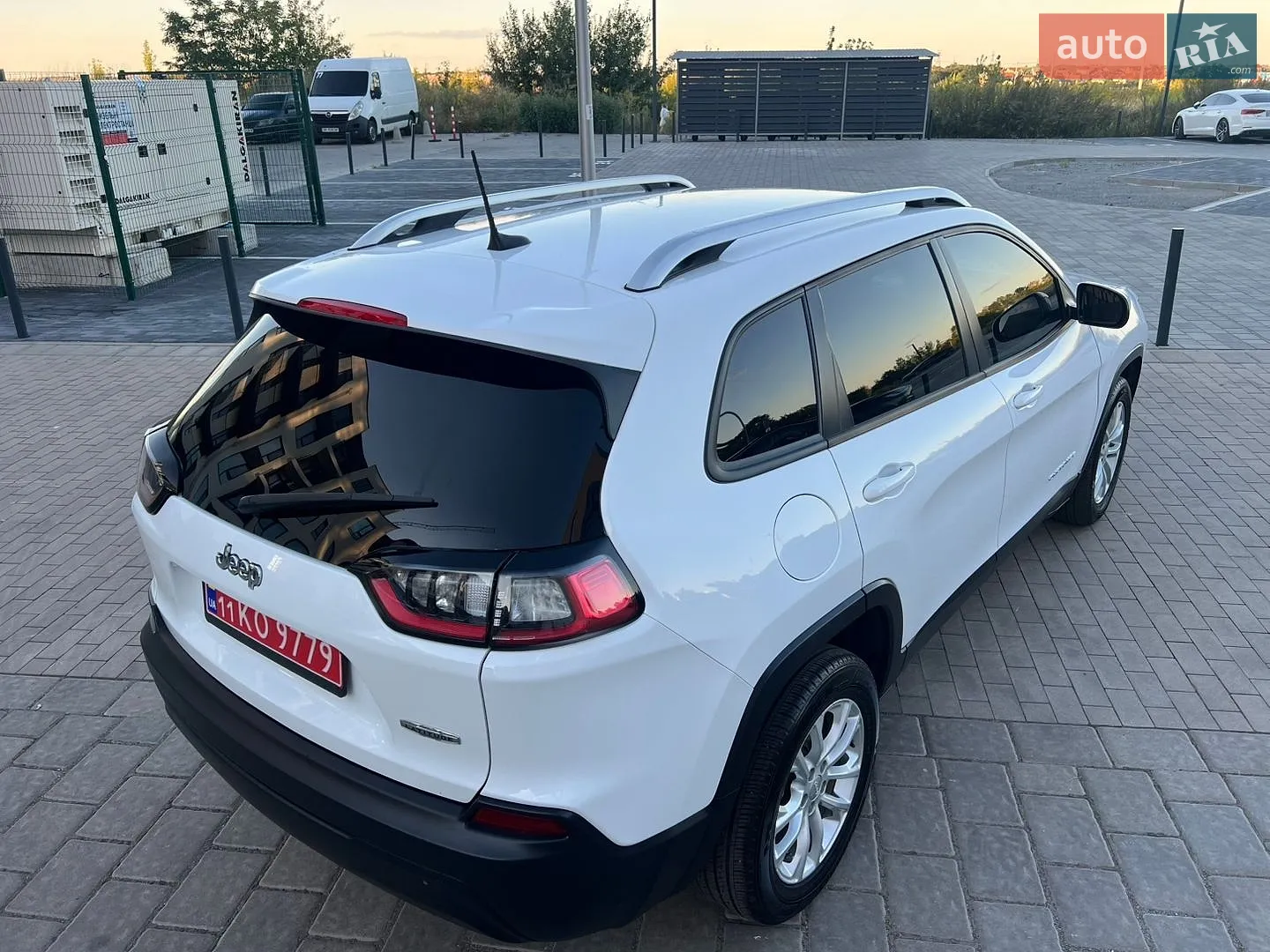2020 Jeep Cherokee - мініатюра 7