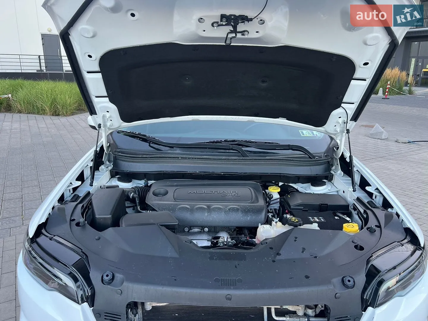 2020 Jeep Cherokee - мініатюра 39