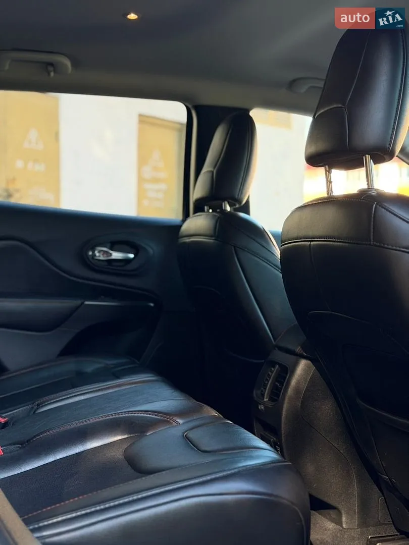 2018 Jeep Cherokee - мініатюра 28