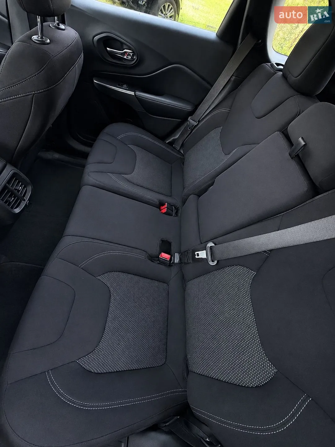 2019 Jeep Cherokee - мініатюра 17