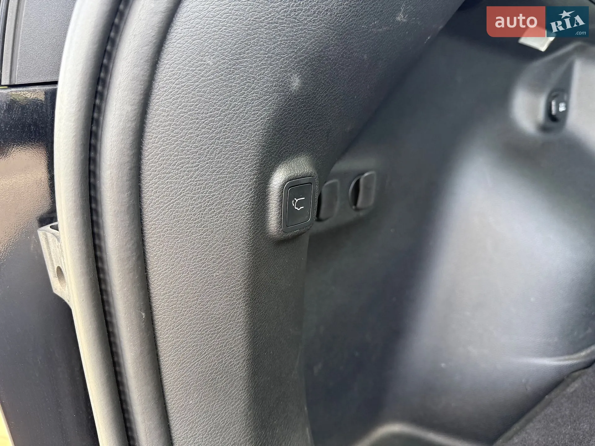 2018 Jeep Cherokee - мініатюра 41