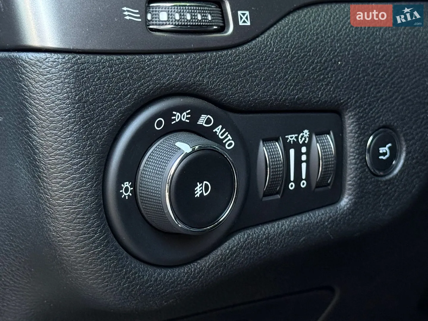 2018 Jeep Cherokee - мініатюра 20