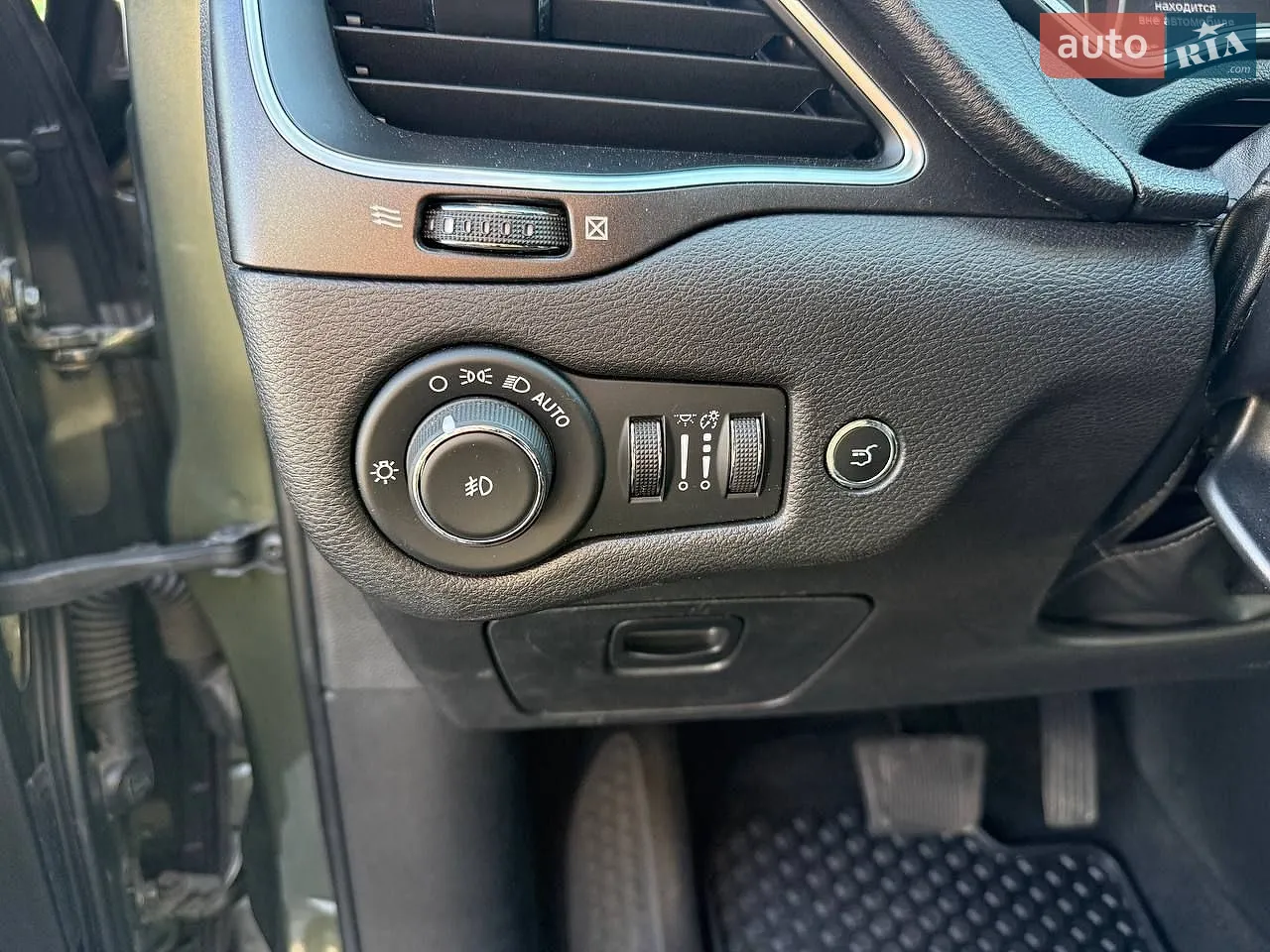2019 Jeep Cherokee - мініатюра 17