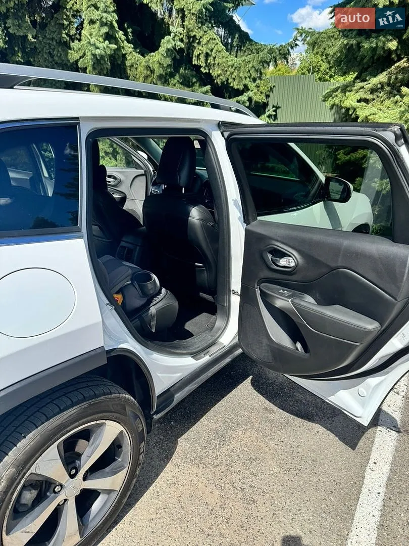 2019 Jeep Cherokee - мініатюра 9