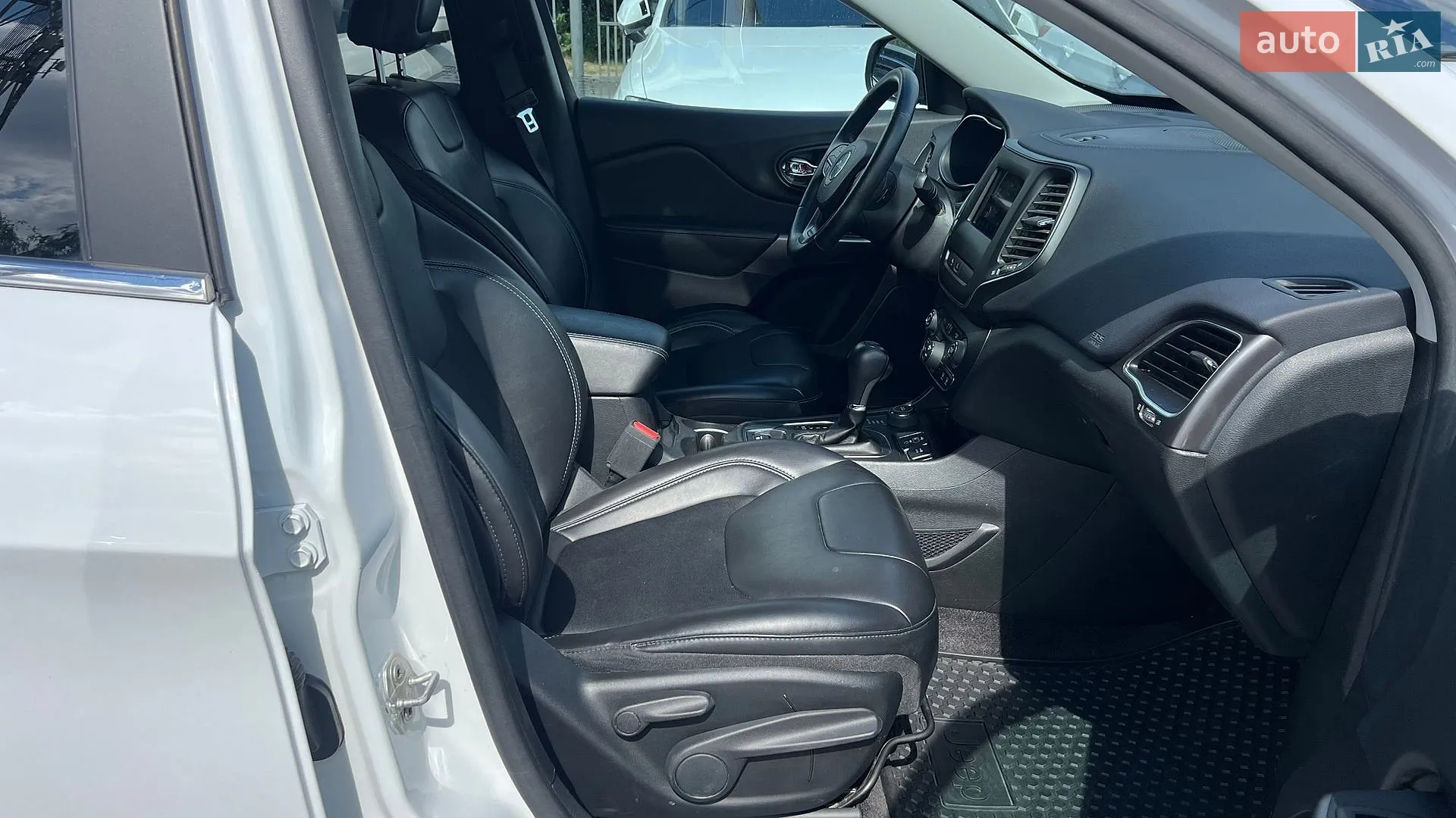 2019 Jeep Cherokee - мініатюра 18