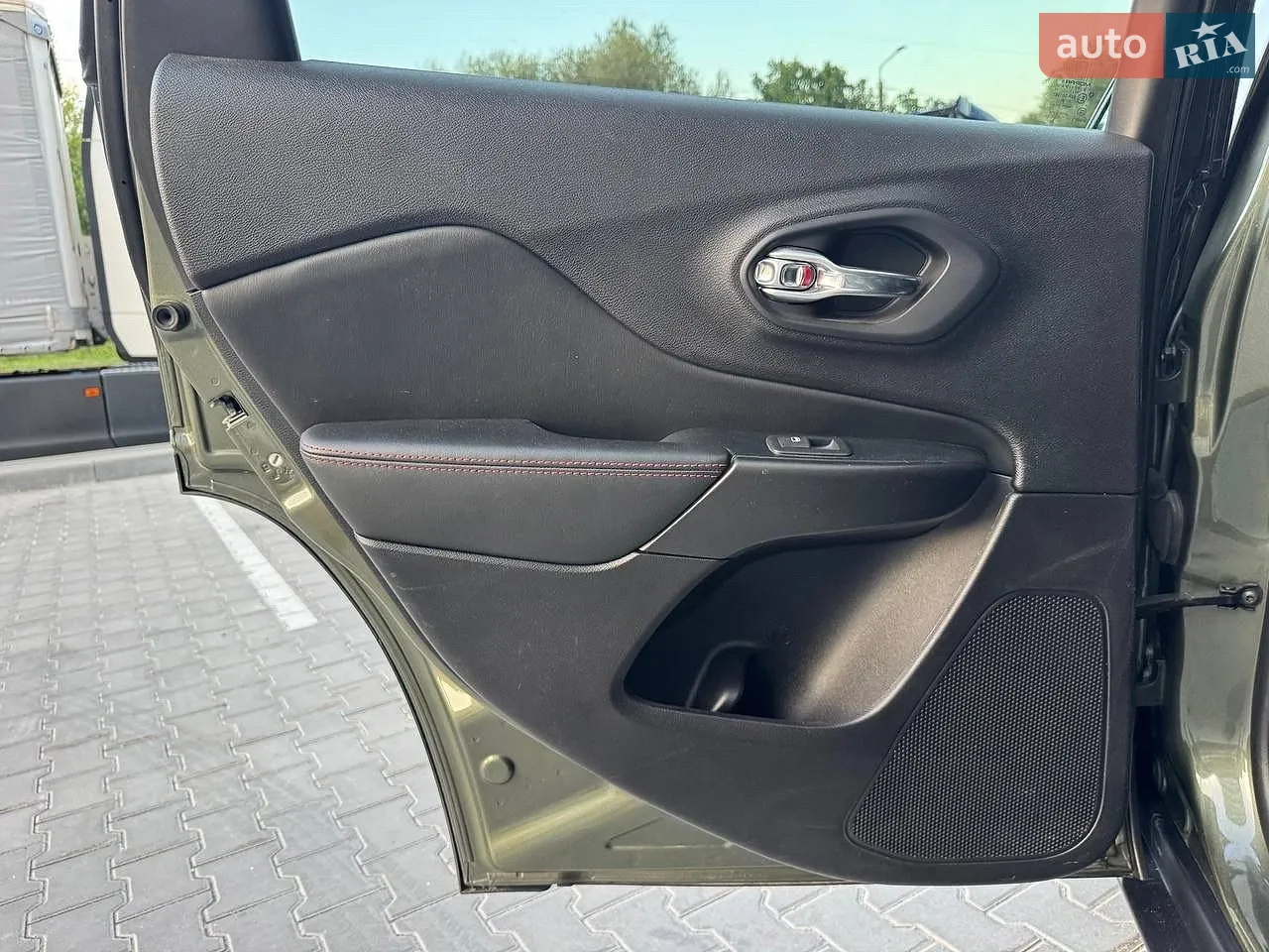 2021 Jeep Cherokee - мініатюра 38